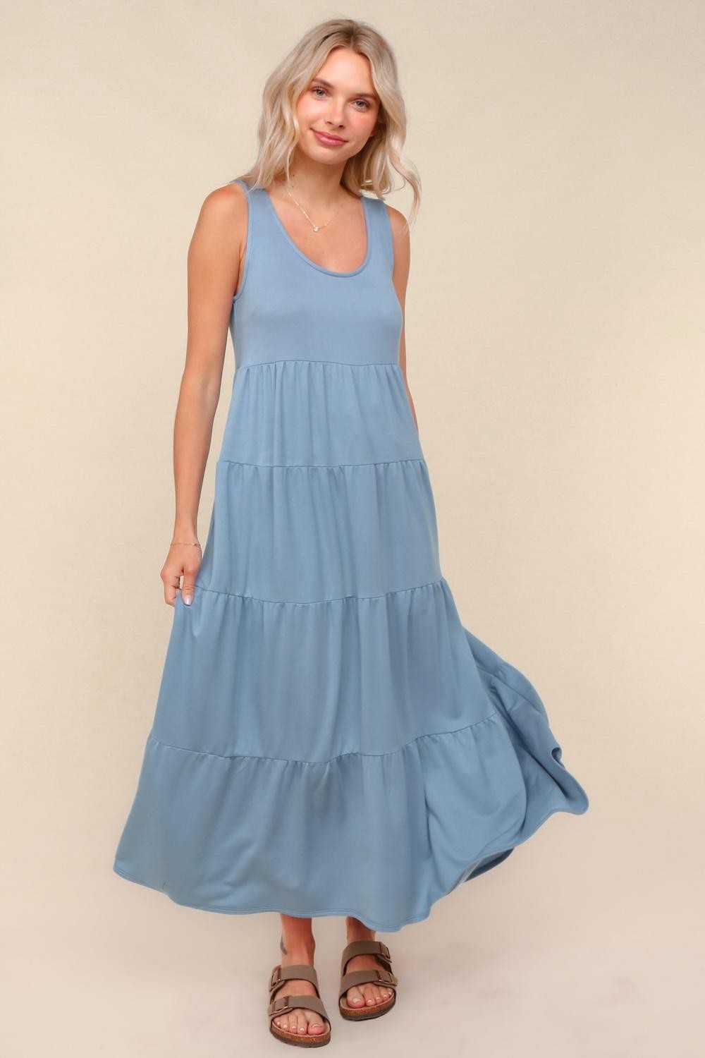 Gestuftes Umstands-Maxikleid aus French Terry in Hellblau
