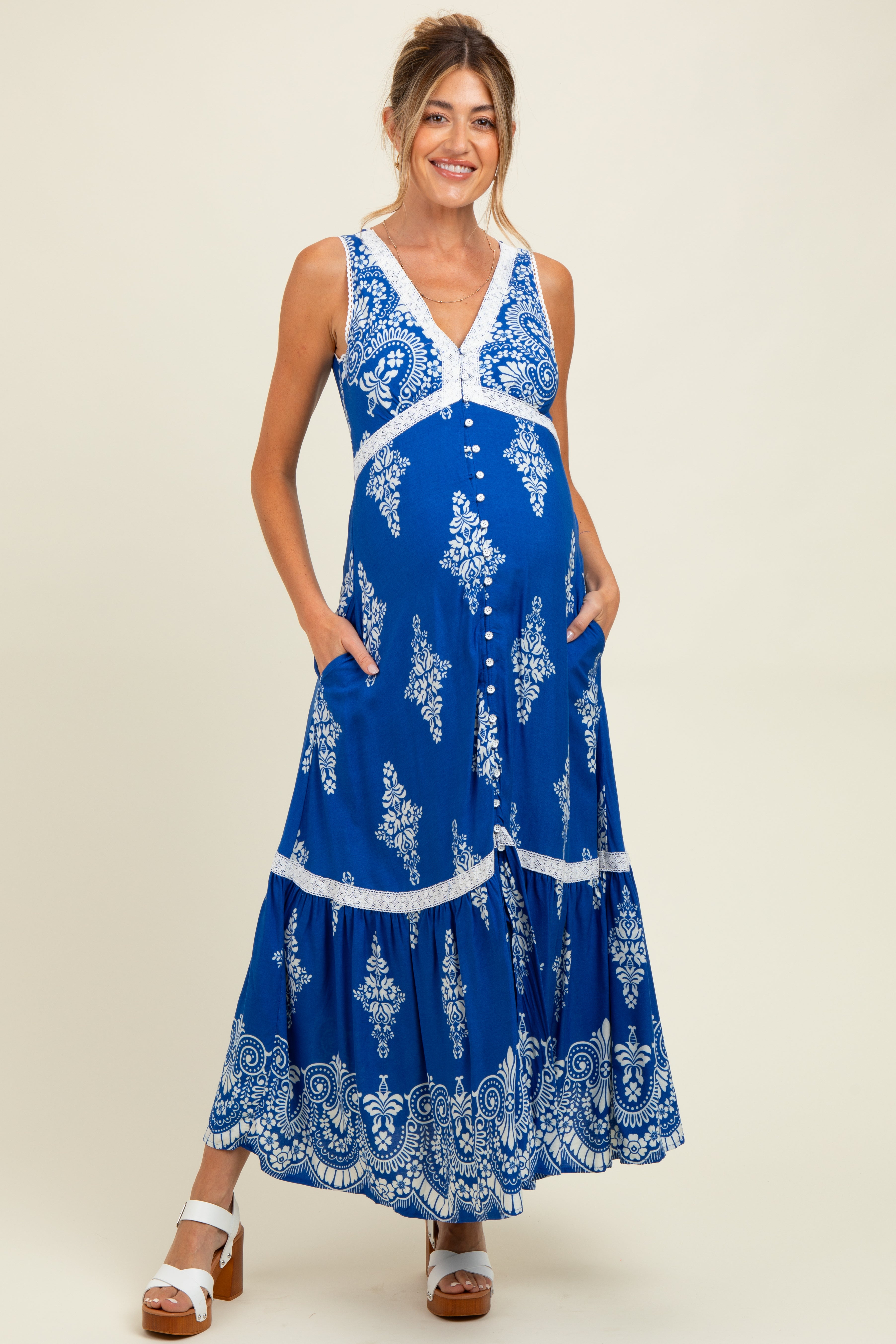 Umstands-Maxikleid im Resort-Stil mit Bordürendruck in Königsblau