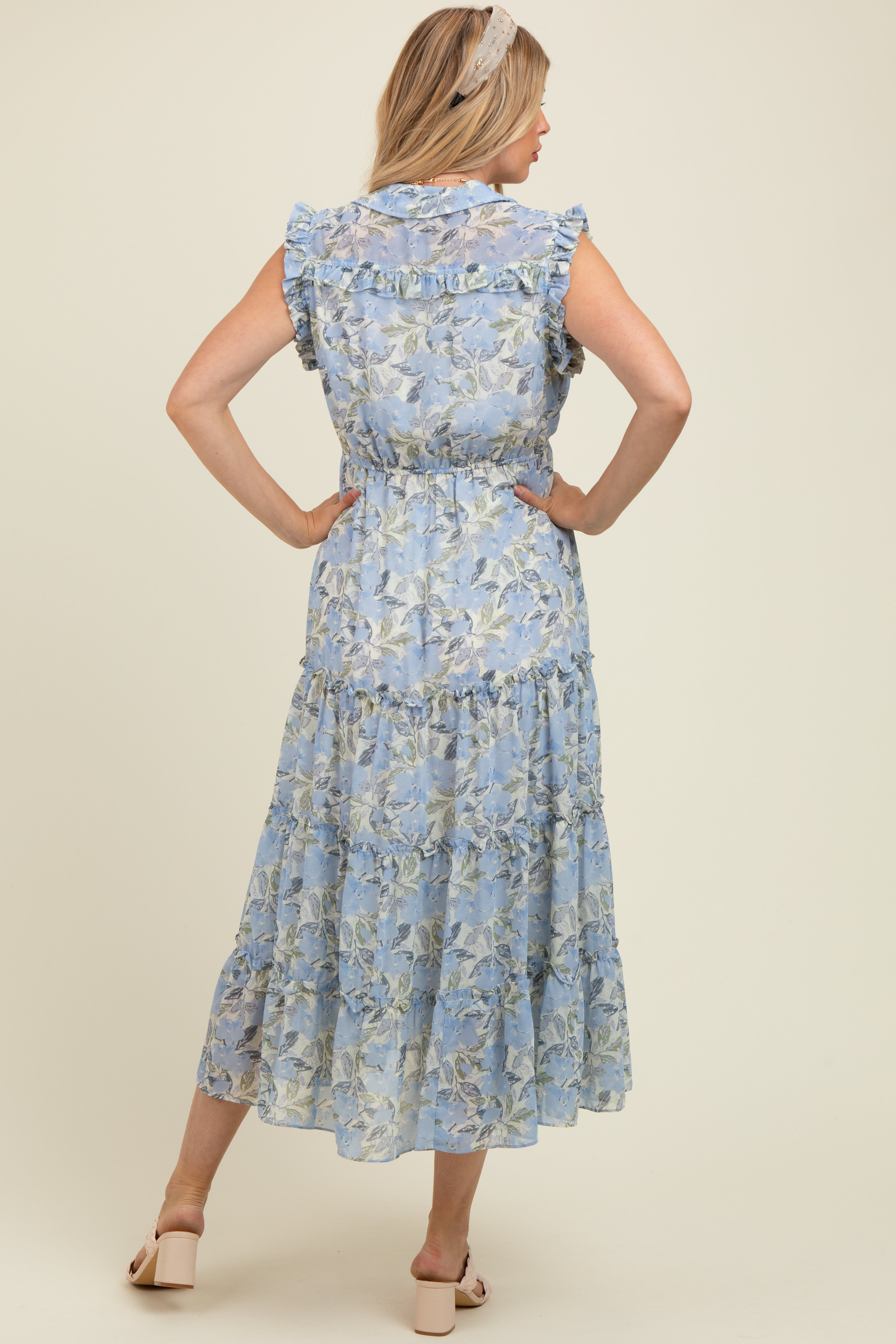 Umstands-Midikleid mit Blumenmuster, Rüschen und Taschen