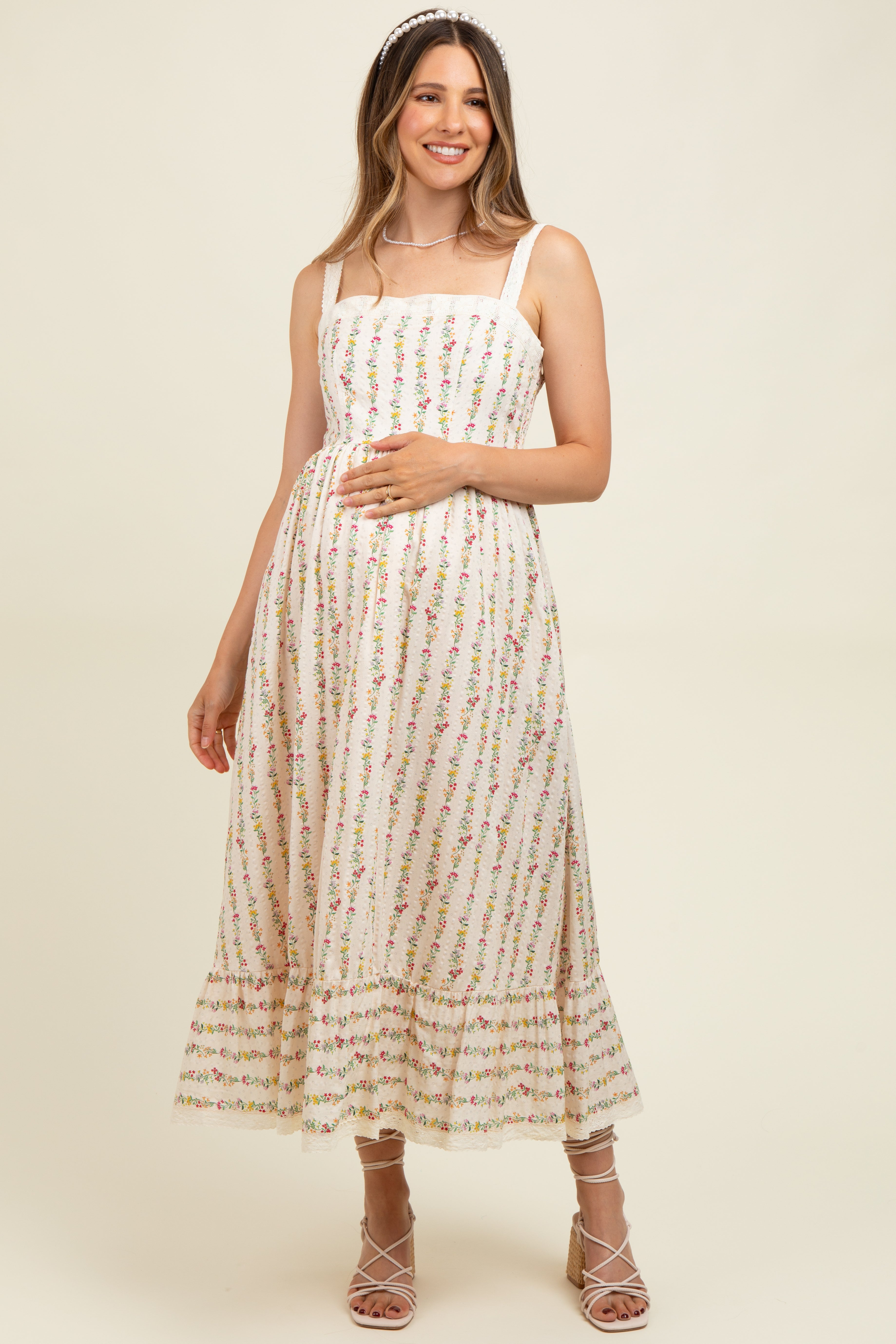 Geblümtes Umstands-Maxikleid aus strukturierter Baumwolle mit Spitzenbesatz in Creme