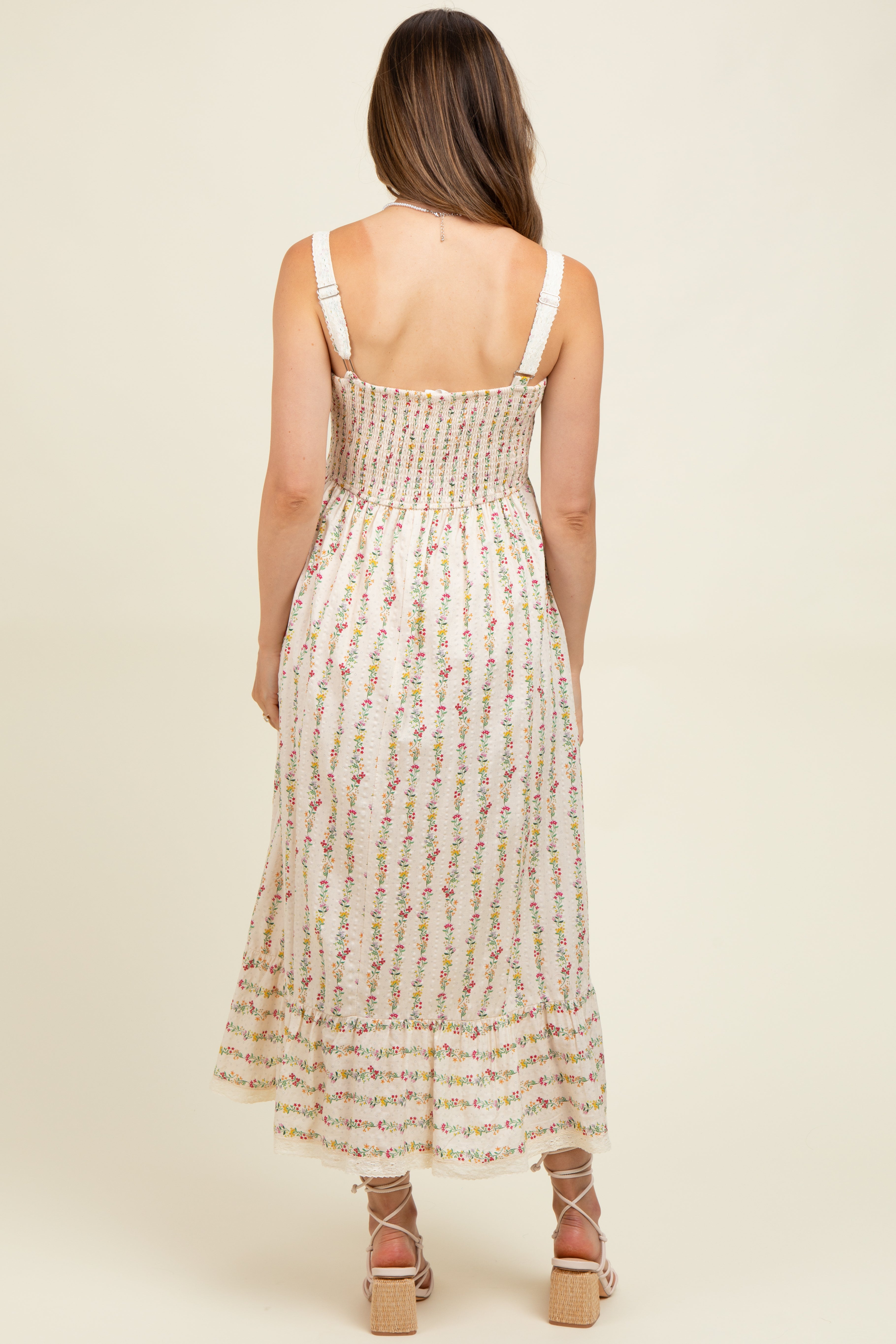 Geblümtes Umstands-Maxikleid aus strukturierter Baumwolle mit Spitzenbesatz in Creme