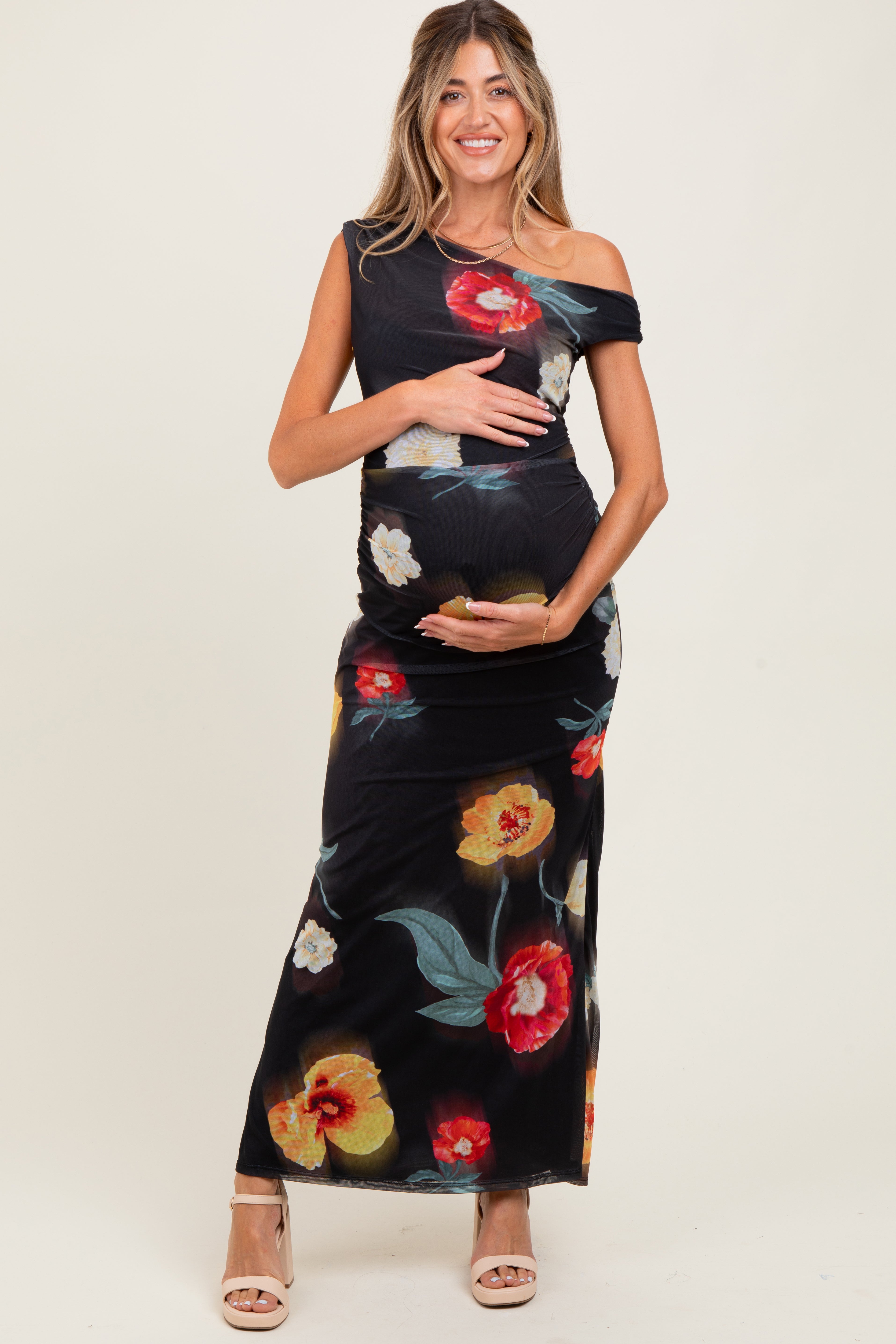 One-Shoulder-Umstands-Maxikleid aus Mesh mit Blumenmuster in Schwarz