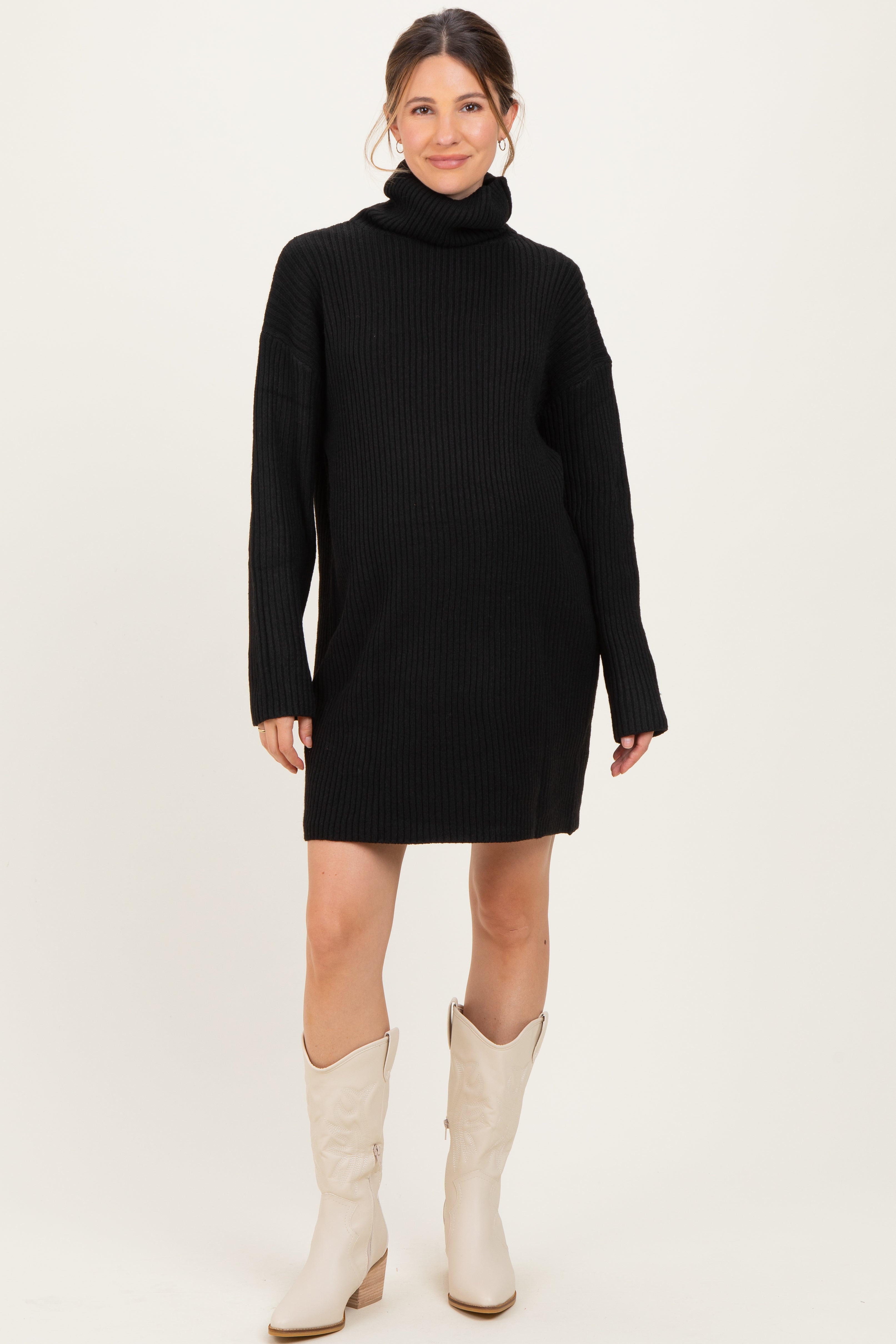 Schwarzes Umstands-Pulloverkleid aus grobem Strick mit Rollkragen