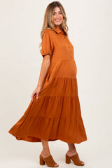 Umstands-Midikleid mit Kragen, Knopfleiste und Stufenrock