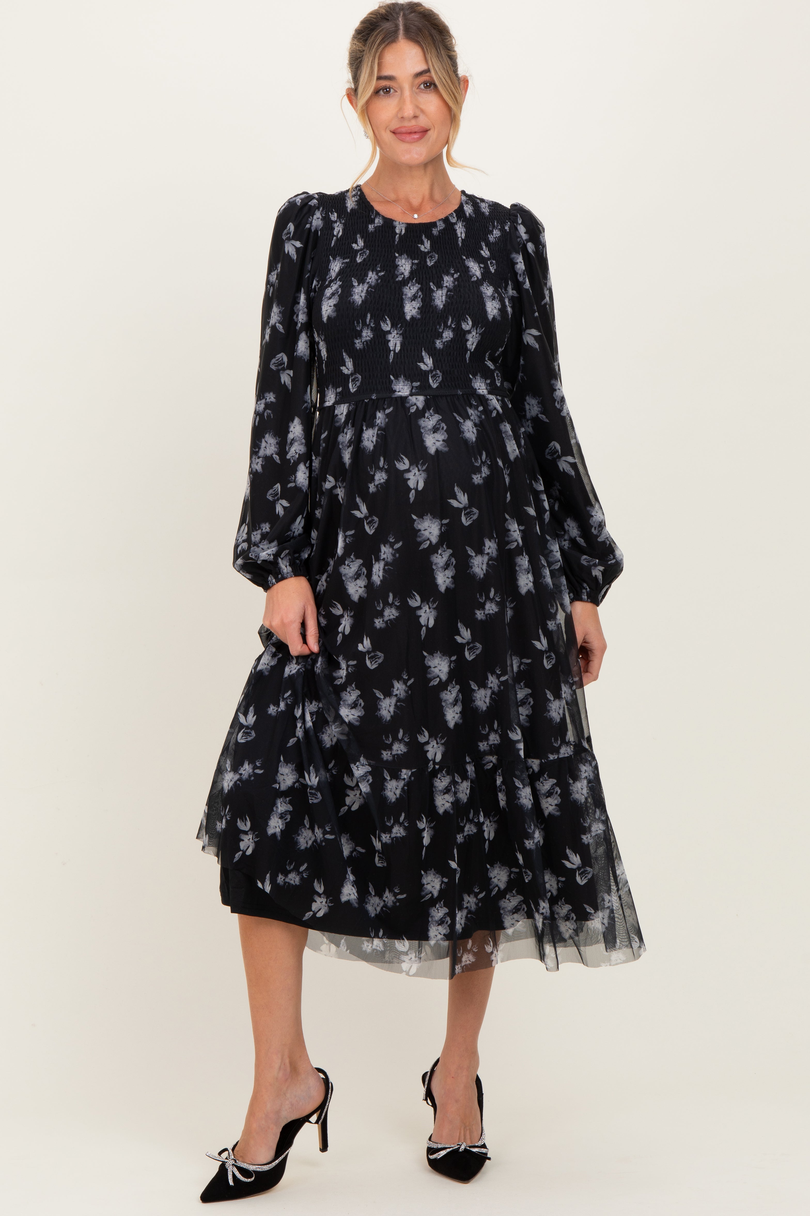 Umstands-Midikleid aus Mesh mit Blumenmuster und gesmoktem Oberteil