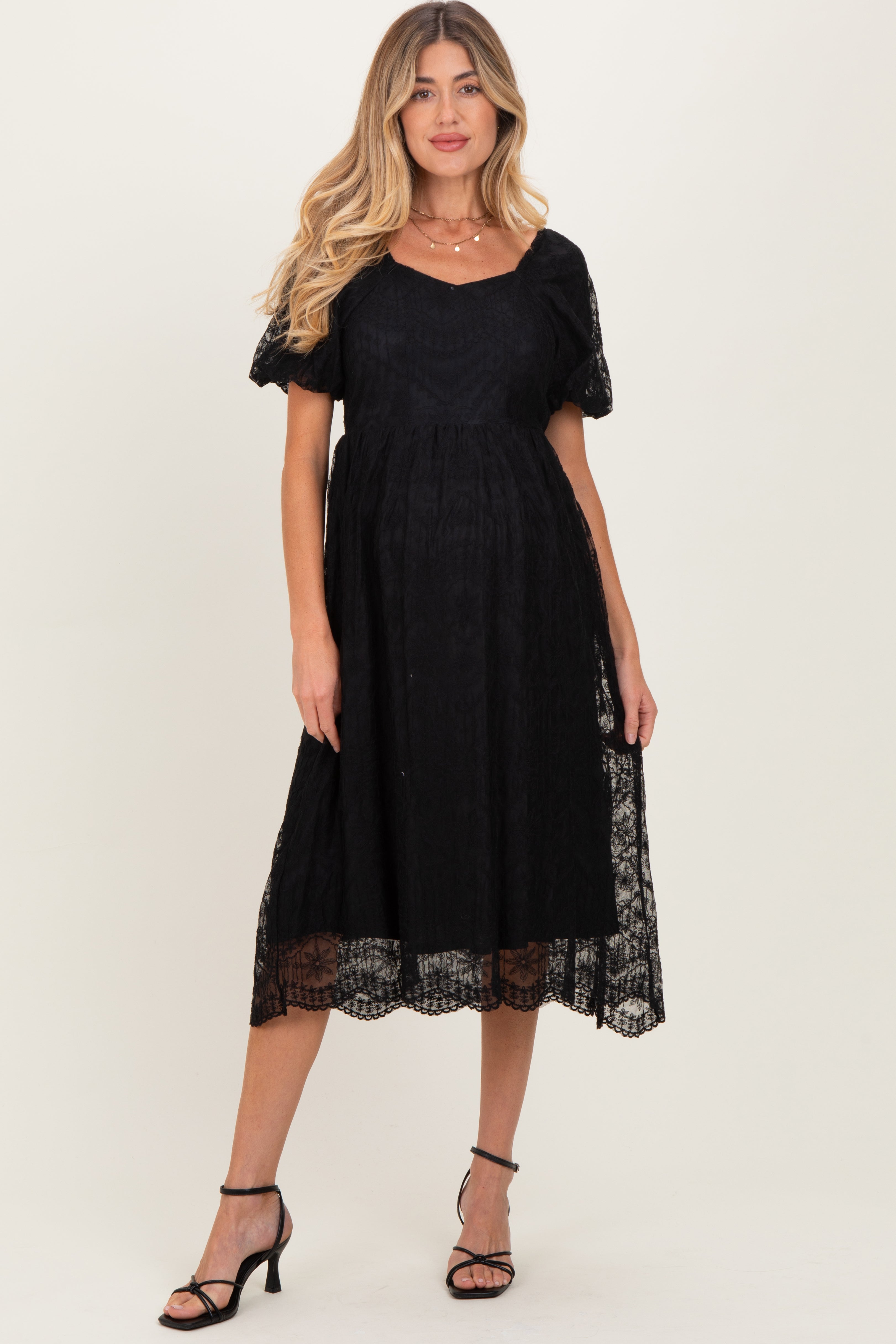 Umstands-Midikleid aus Spitze mit Herzausschnitt und kurzen Ärmeln