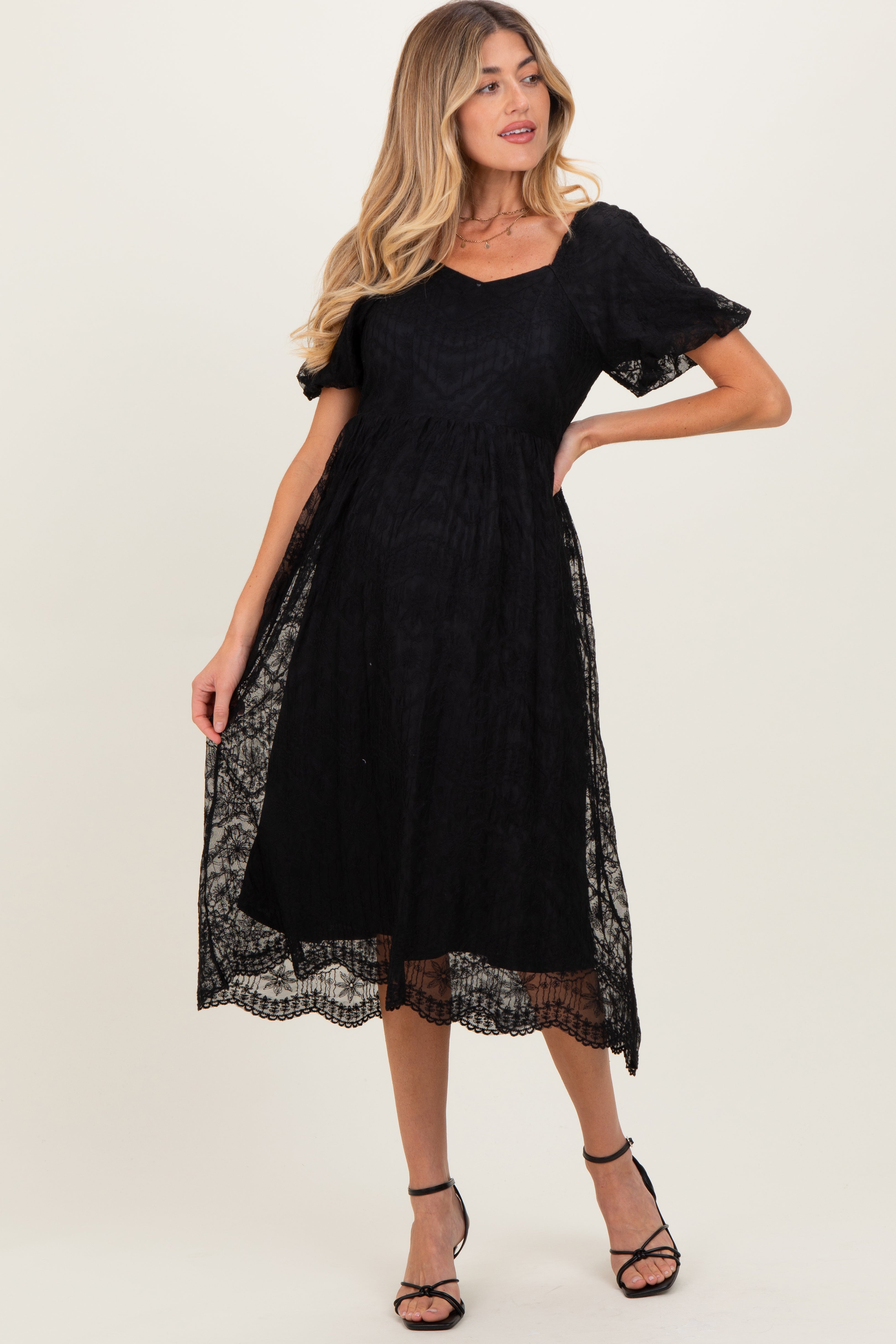 Umstands-Midikleid aus Spitze mit Herzausschnitt und kurzen Ärmeln