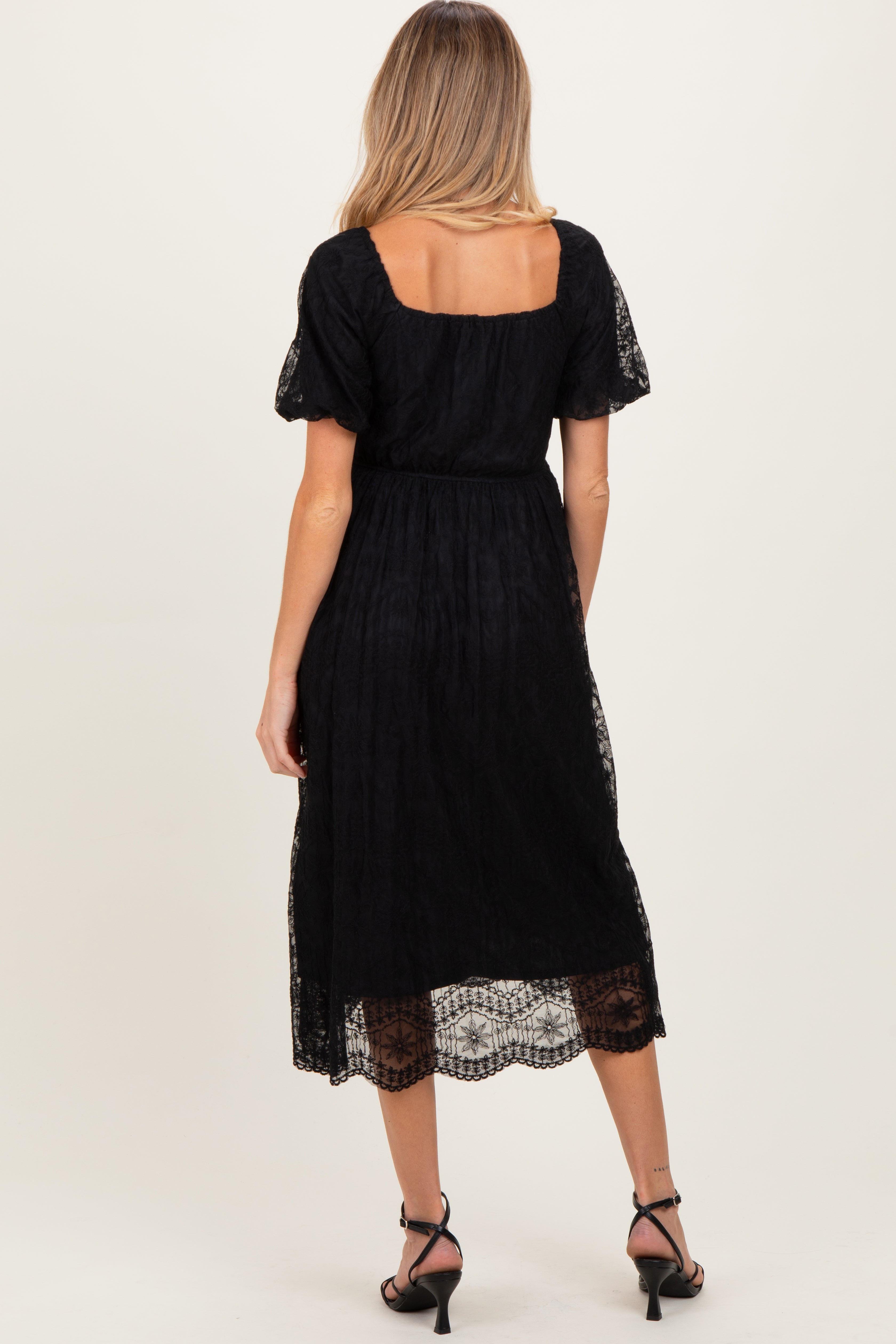 Umstands-Midikleid aus Spitze mit Herzausschnitt und kurzen Ärmeln
