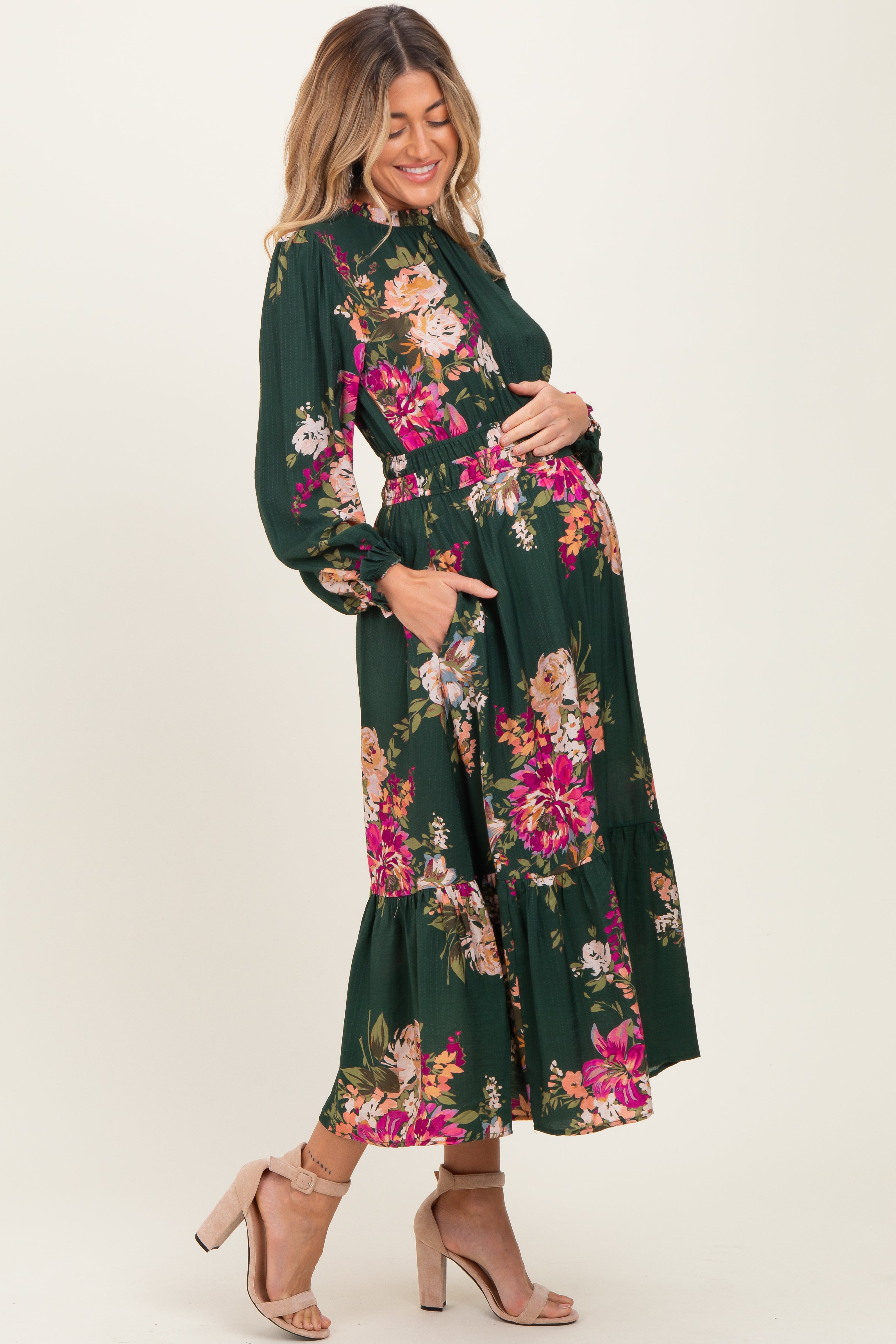 Waldgrünes florales Umstands-Midikleid mit langen Ärmeln