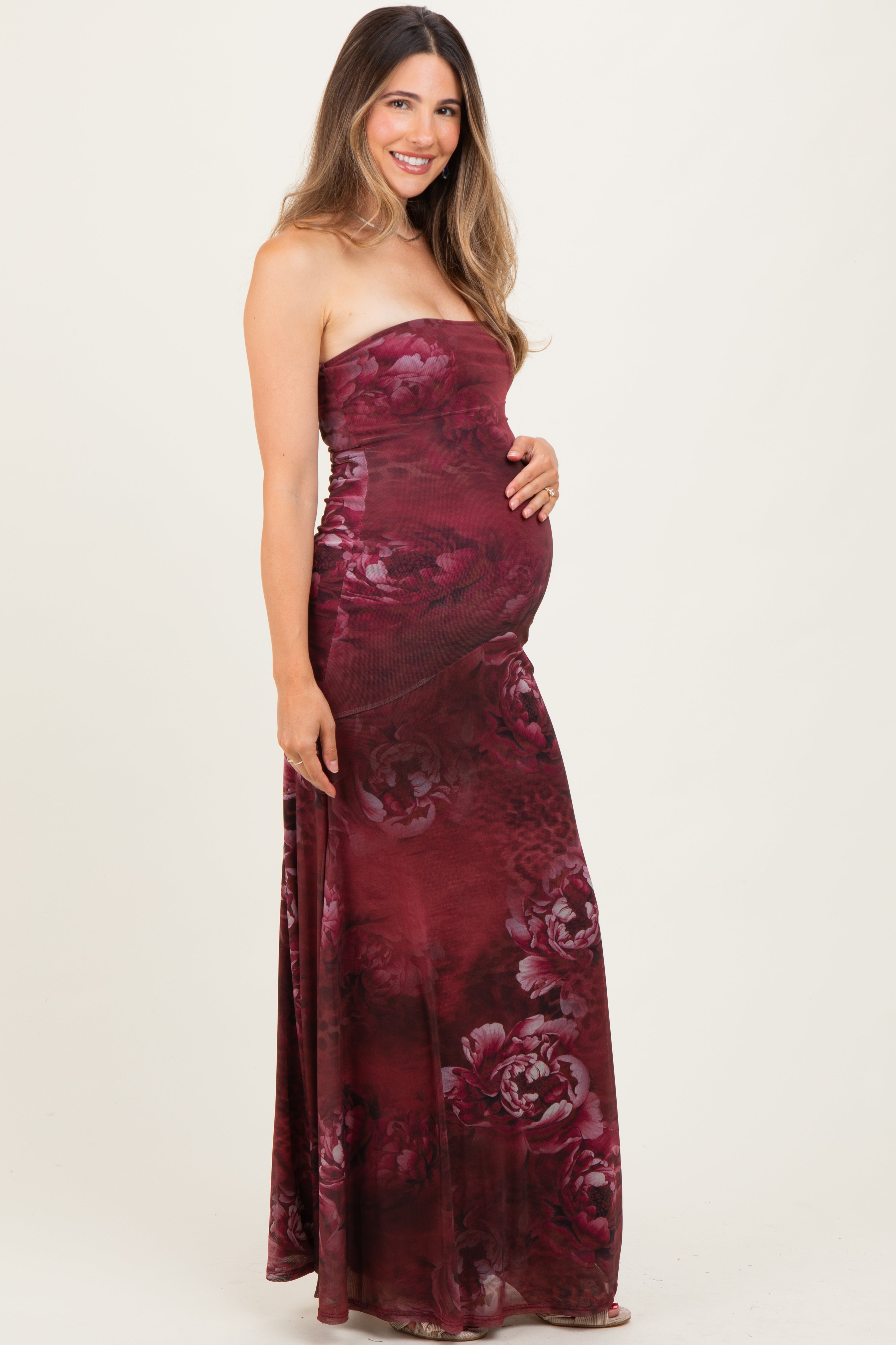 Bordeaux-Umstandsmaxikleid mit Blumenmuster und trägerlosem Design