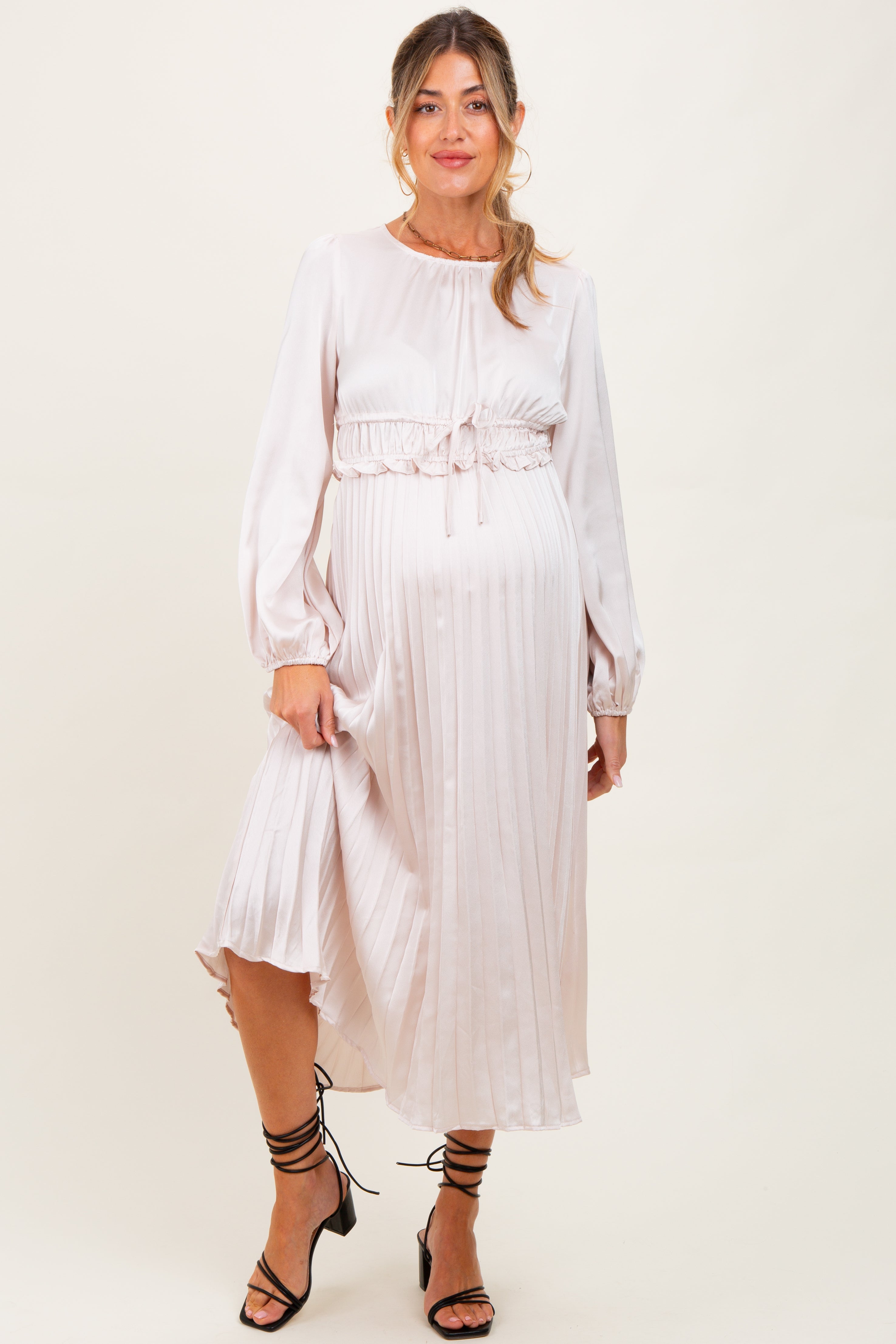 #Farbe_Creme, plissiert im Empire-Stil