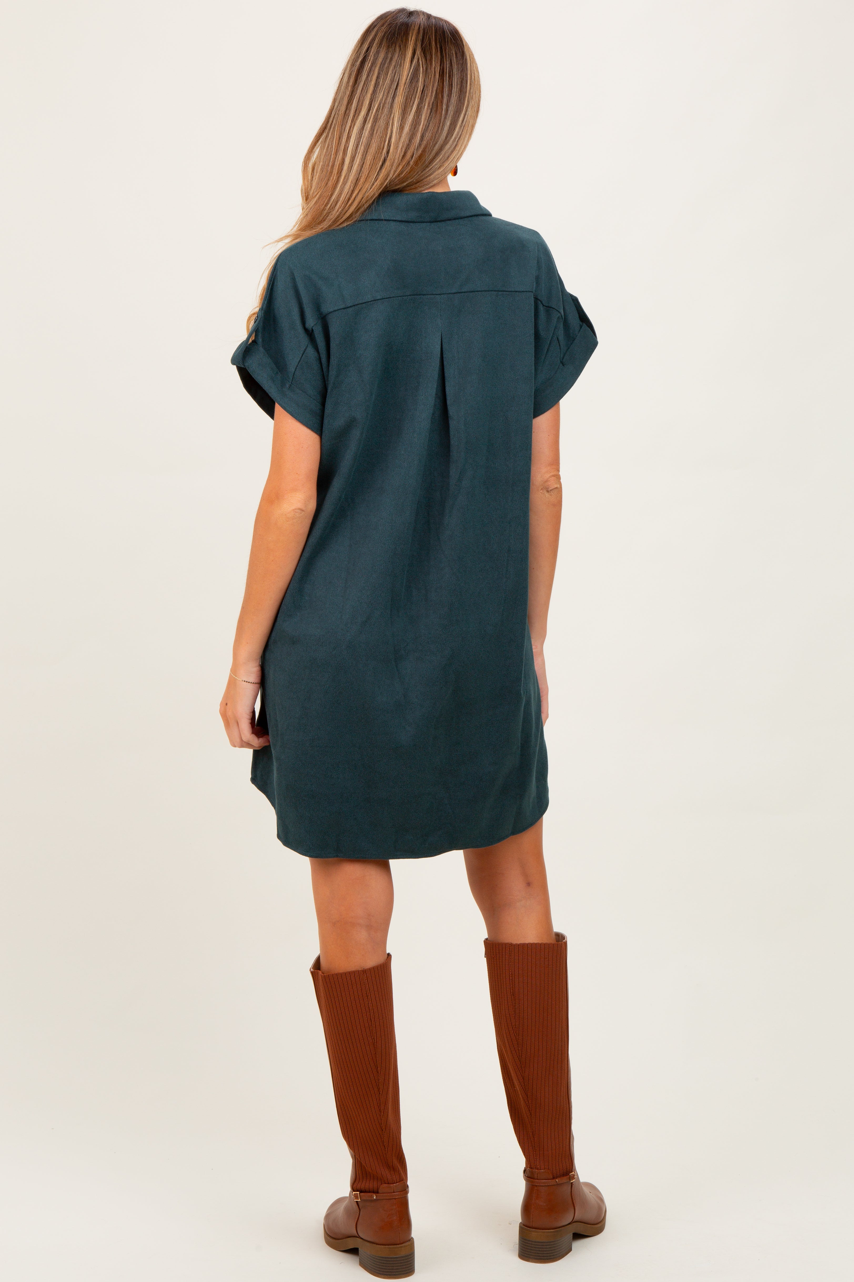 Waldgrünes Umstands-Hemdblusenkleid aus Wildlederimitat