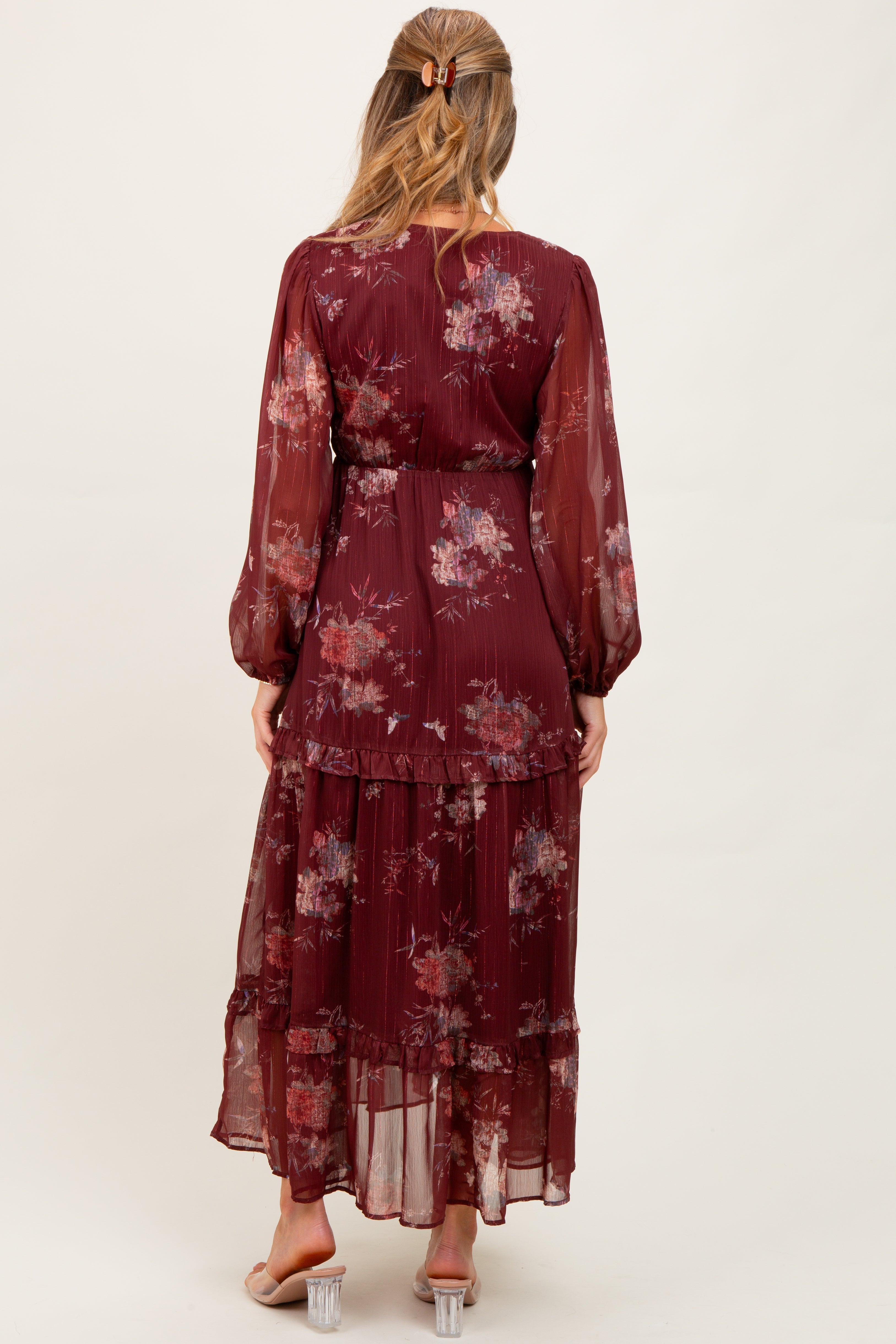 Bordeauxrotes Umstands-Maxikleid aus Chiffon mit Blumenmuster, V-Ausschnitt und langen Ärmeln