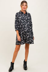 Schwarzes Umstands-Hemdblusenkleid aus Cord mit Blumenmuster