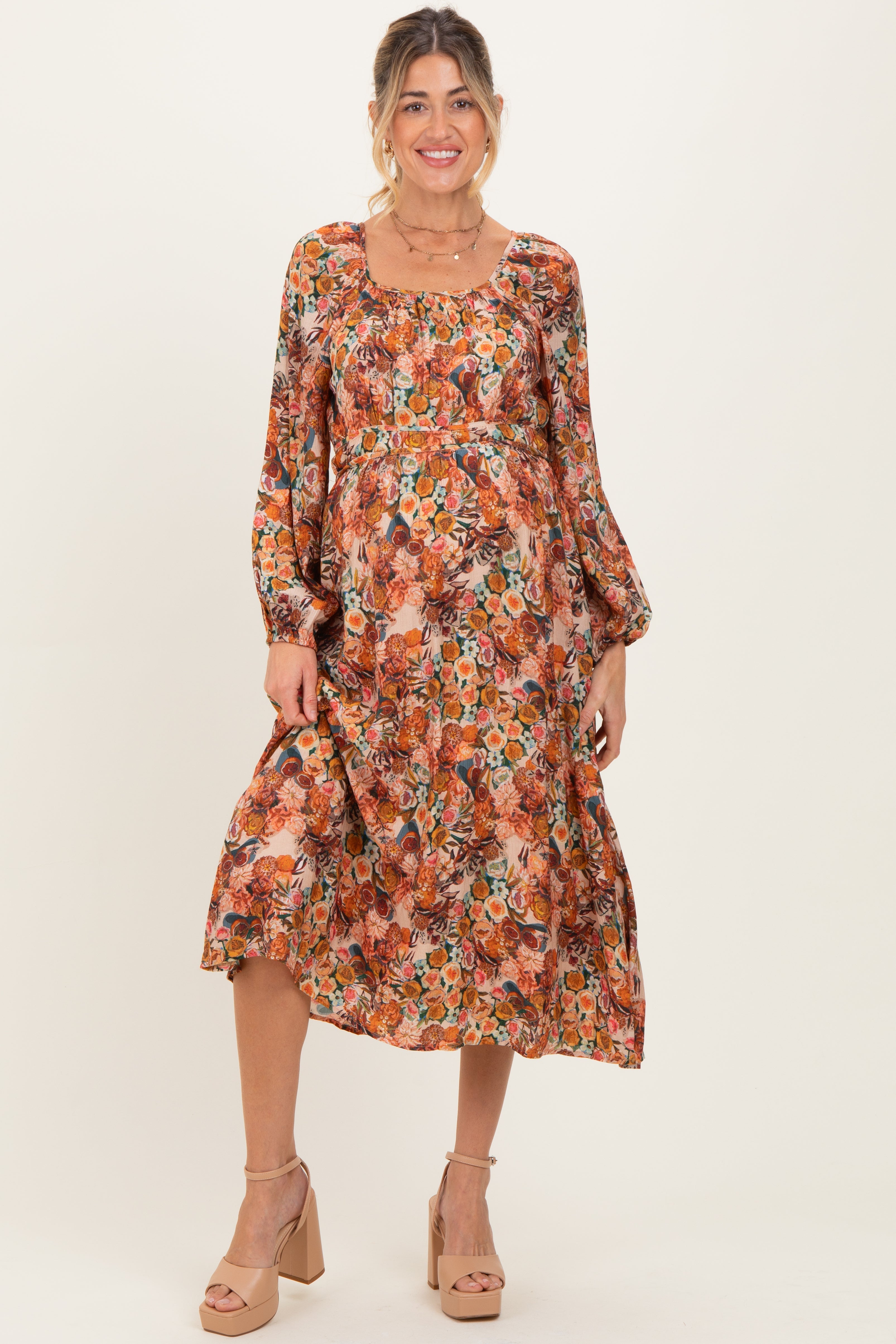 Umstands-Midikleid mit Blumenmuster und gesmoktem Bund