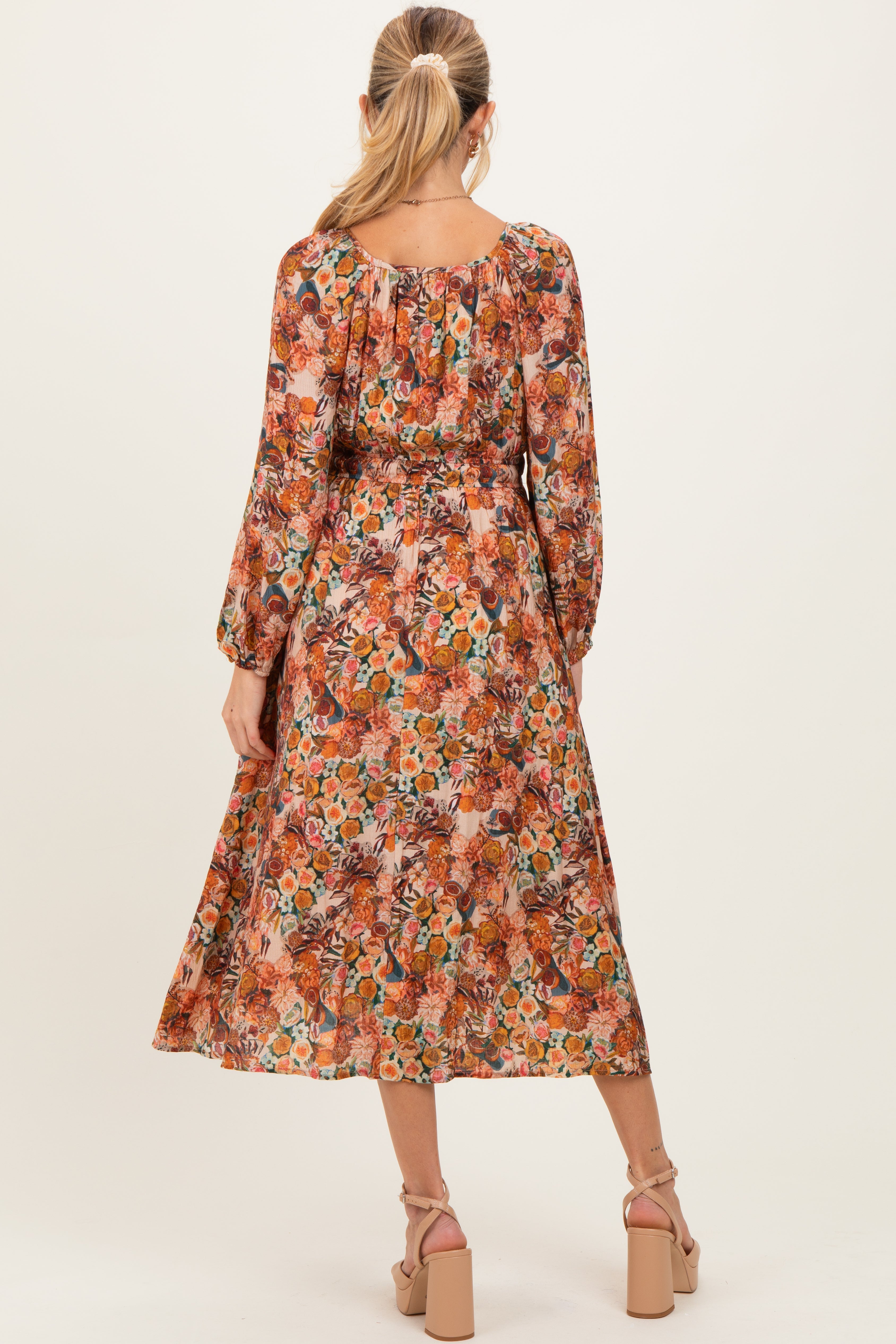 Umstands-Midikleid mit Blumenmuster und gesmoktem Bund