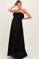 Schwarzes Umstandsmaxikleid mit Rüschen am Dekolleté, Plissee und Bindegürtel