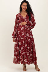 Bordeauxfarbenes Umstands-Midikleid mit Smok-Detail und Blumenmuster