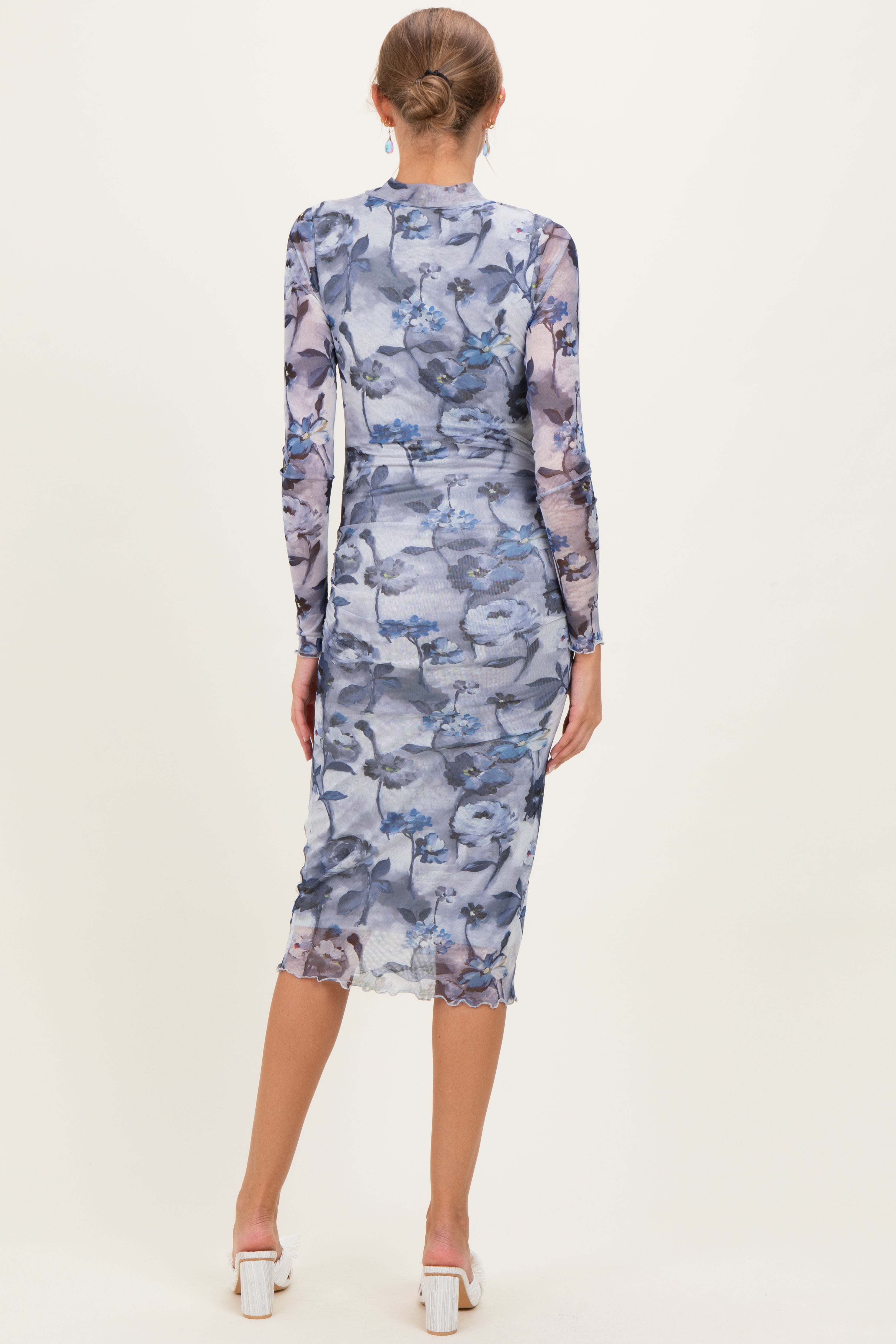 Langärmliges Umstands-Midikleid aus Mesh mit Blumenmuster in Blau