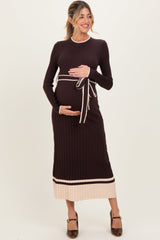 Umstands-Midikleid aus Rippstrick mit Gürtel