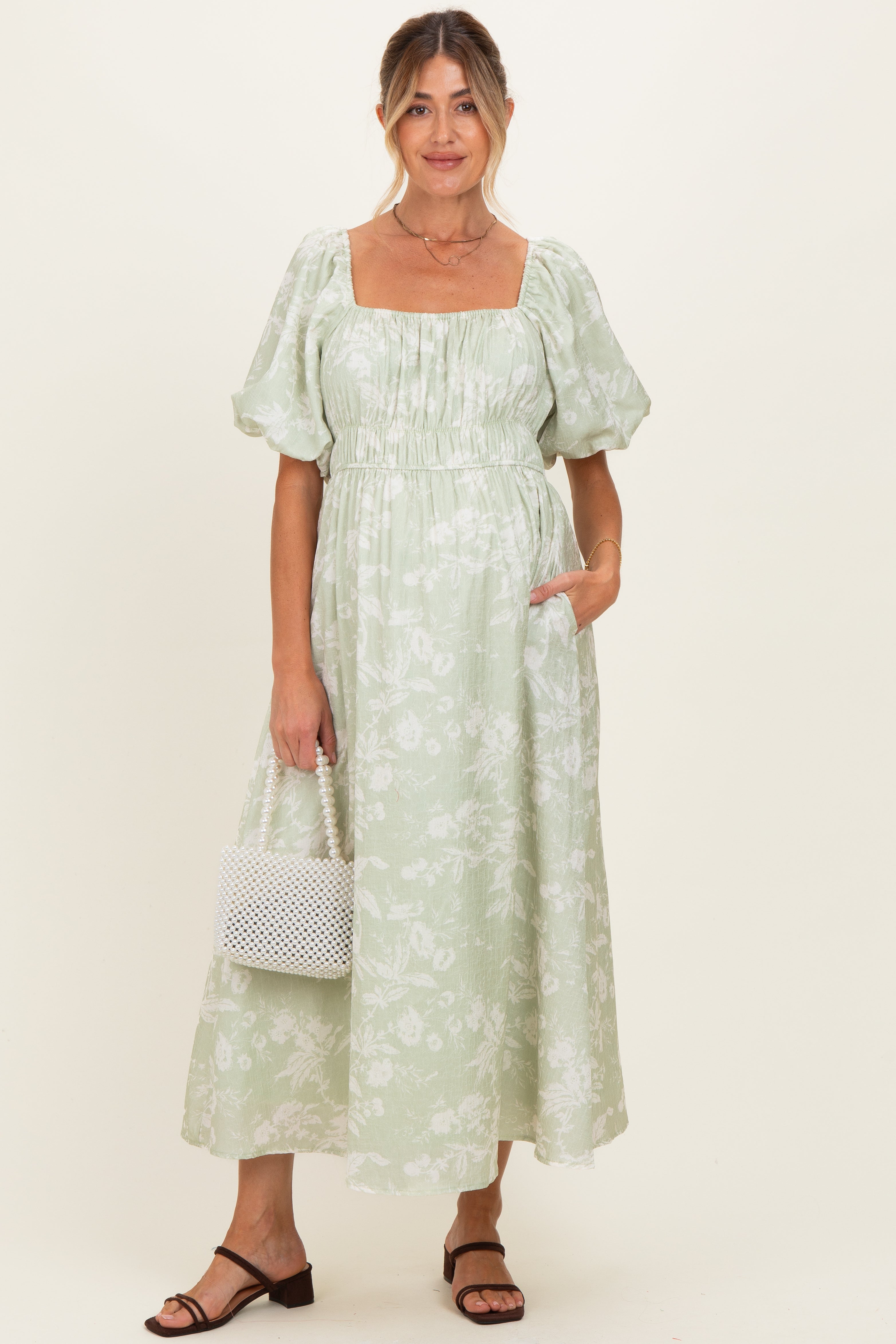 #Farbe_Salbeigrün mit Puffärmeln und gesmokter Taille