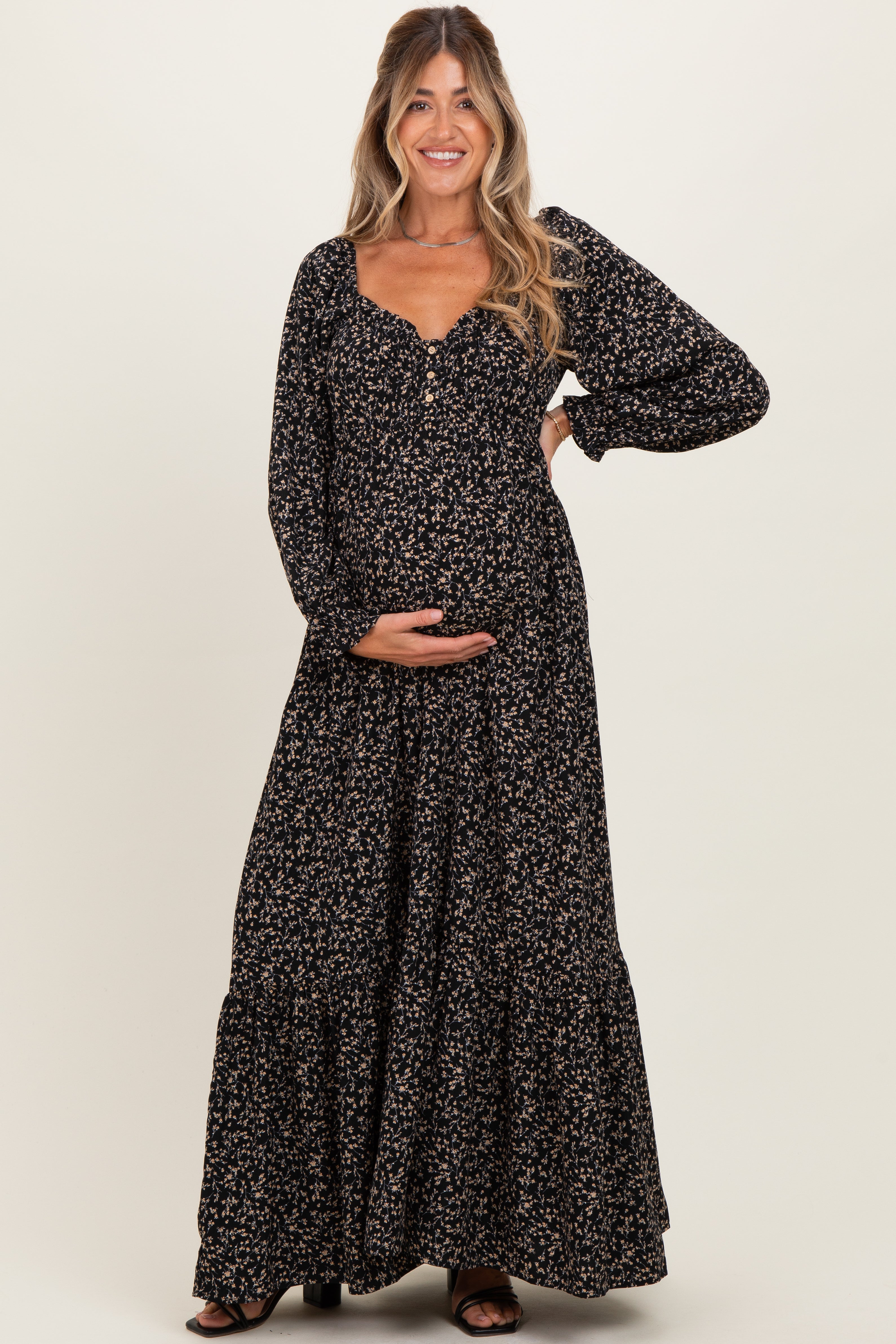 Langärmeliges Umstands-Maxikleid mit Blumenmuster und Knopfleiste