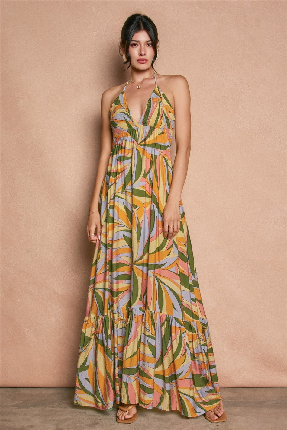 Umstands-Maxikleid mit Neckholder, Cut-out und Rückenbindung