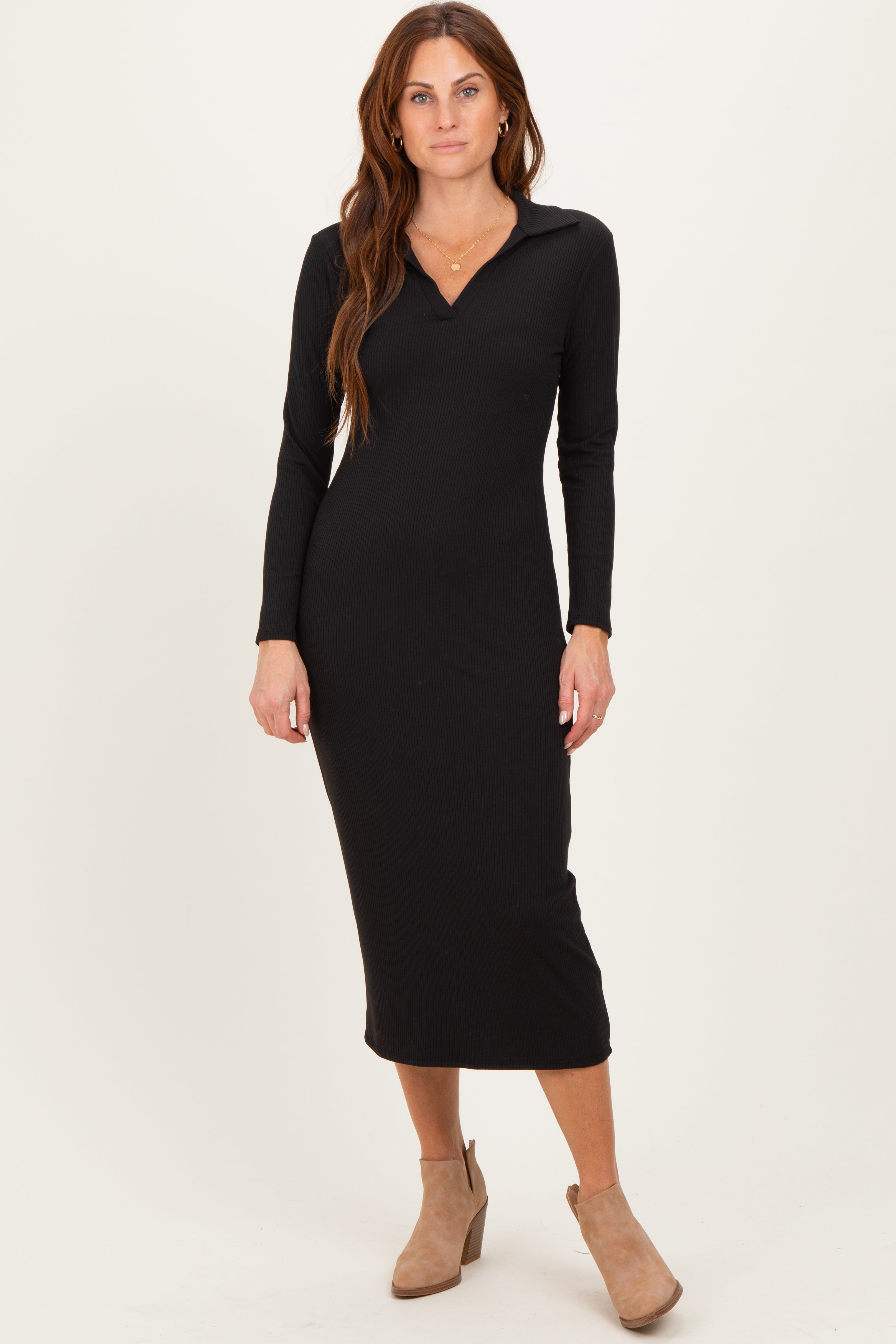 Schwarzes geripptes langärmliges Umstands-Midikleid mit Kragen