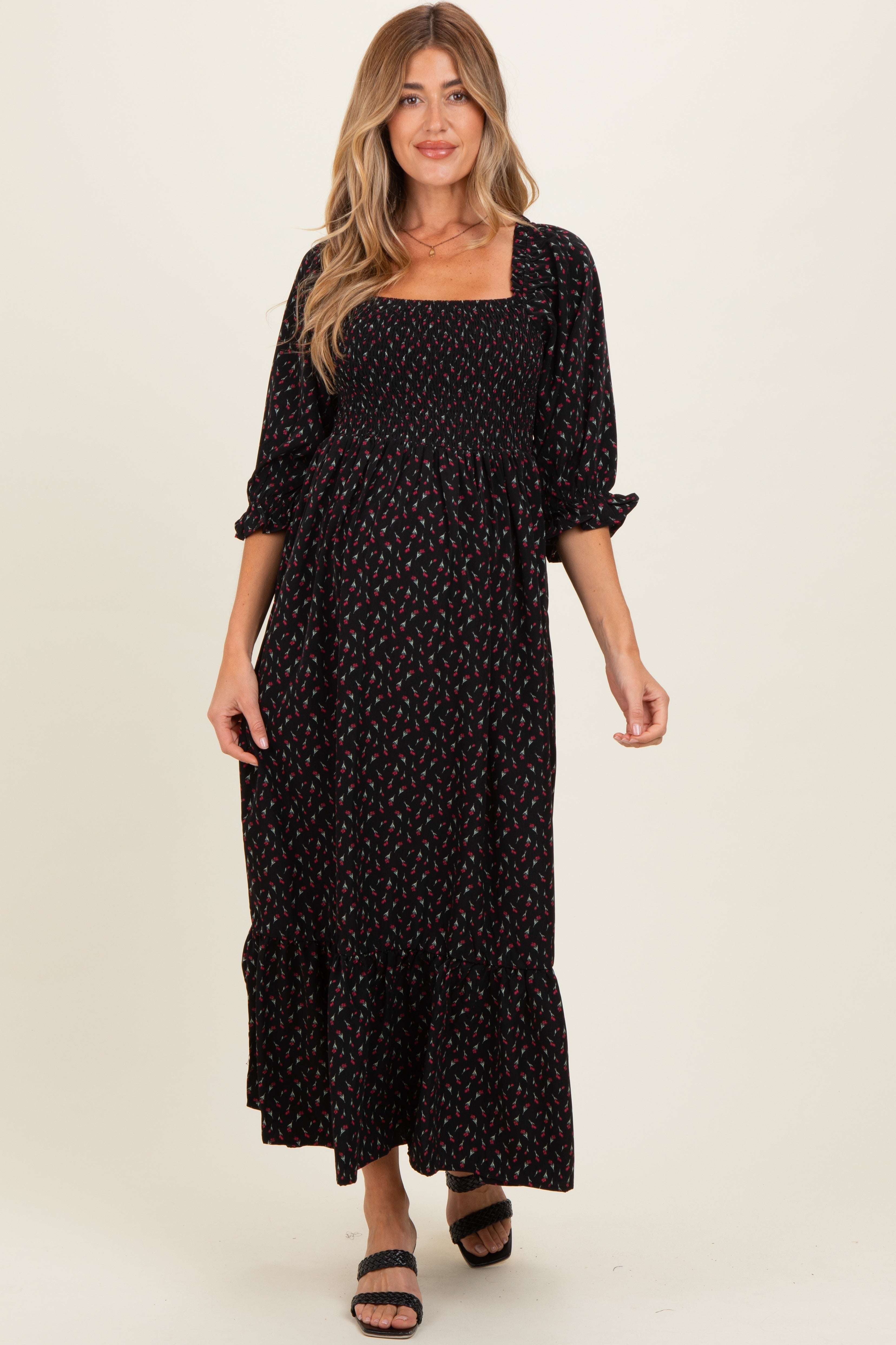 Schwarzes Umstands-Maxikleid mit Blumenmuster und 3/4-Ärmeln