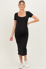 Geripptes figurbetontes Umstands-Midikleid