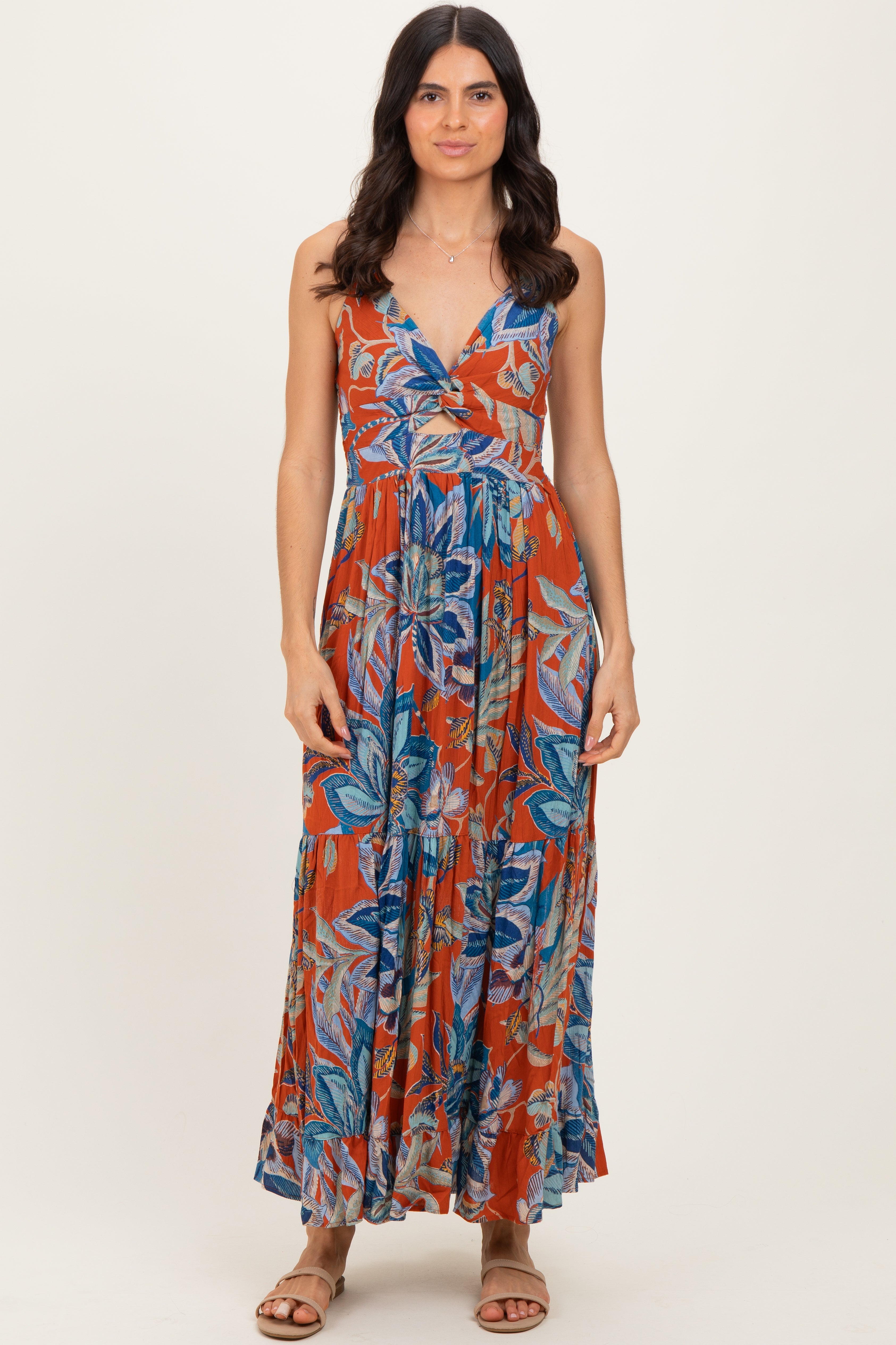 Geblümtes Umstands-Maxikleid mit Twist-Front und Cut-out