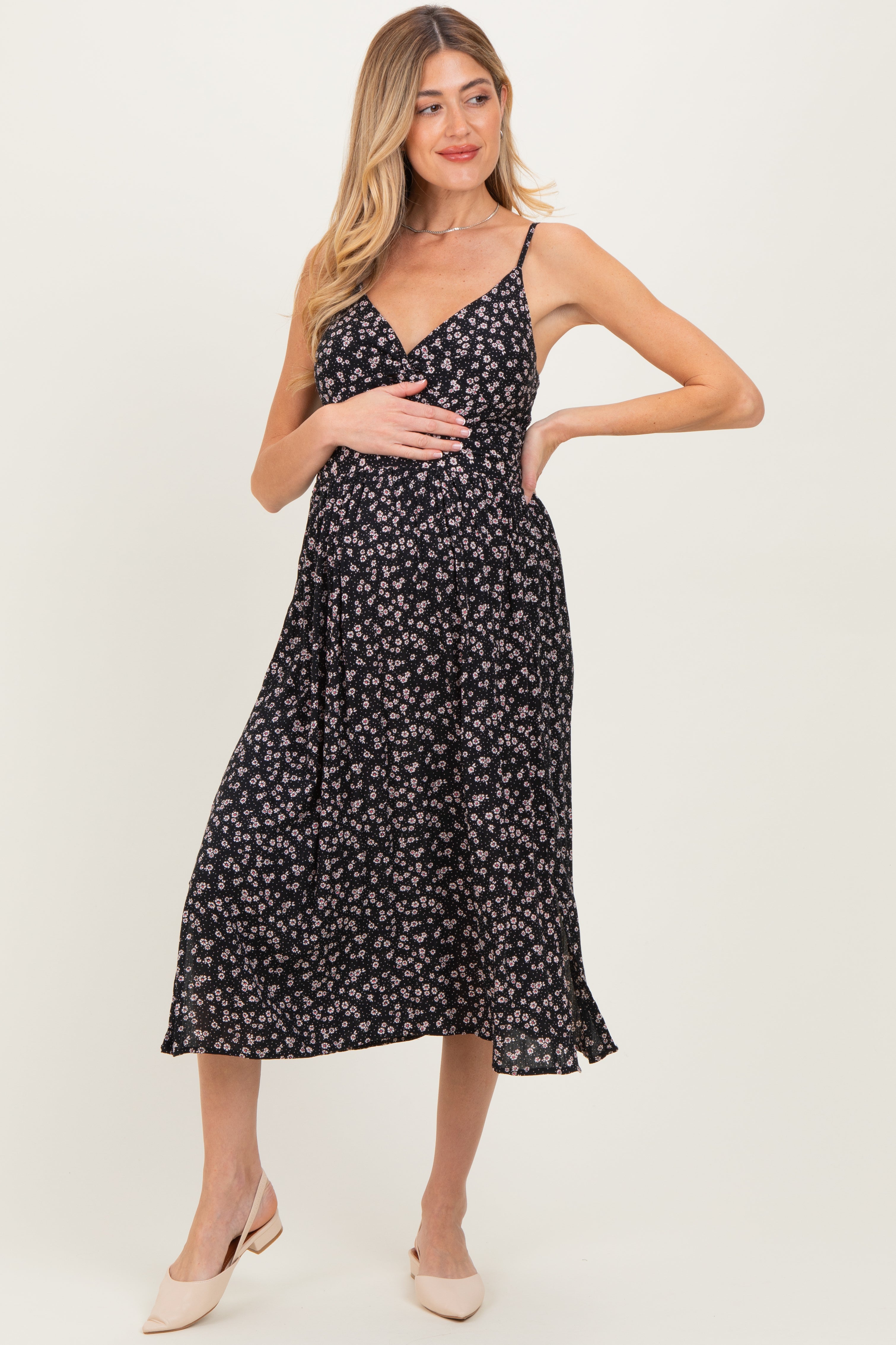 Geblümtes Umstands-Midikleid mit gedrehter Front