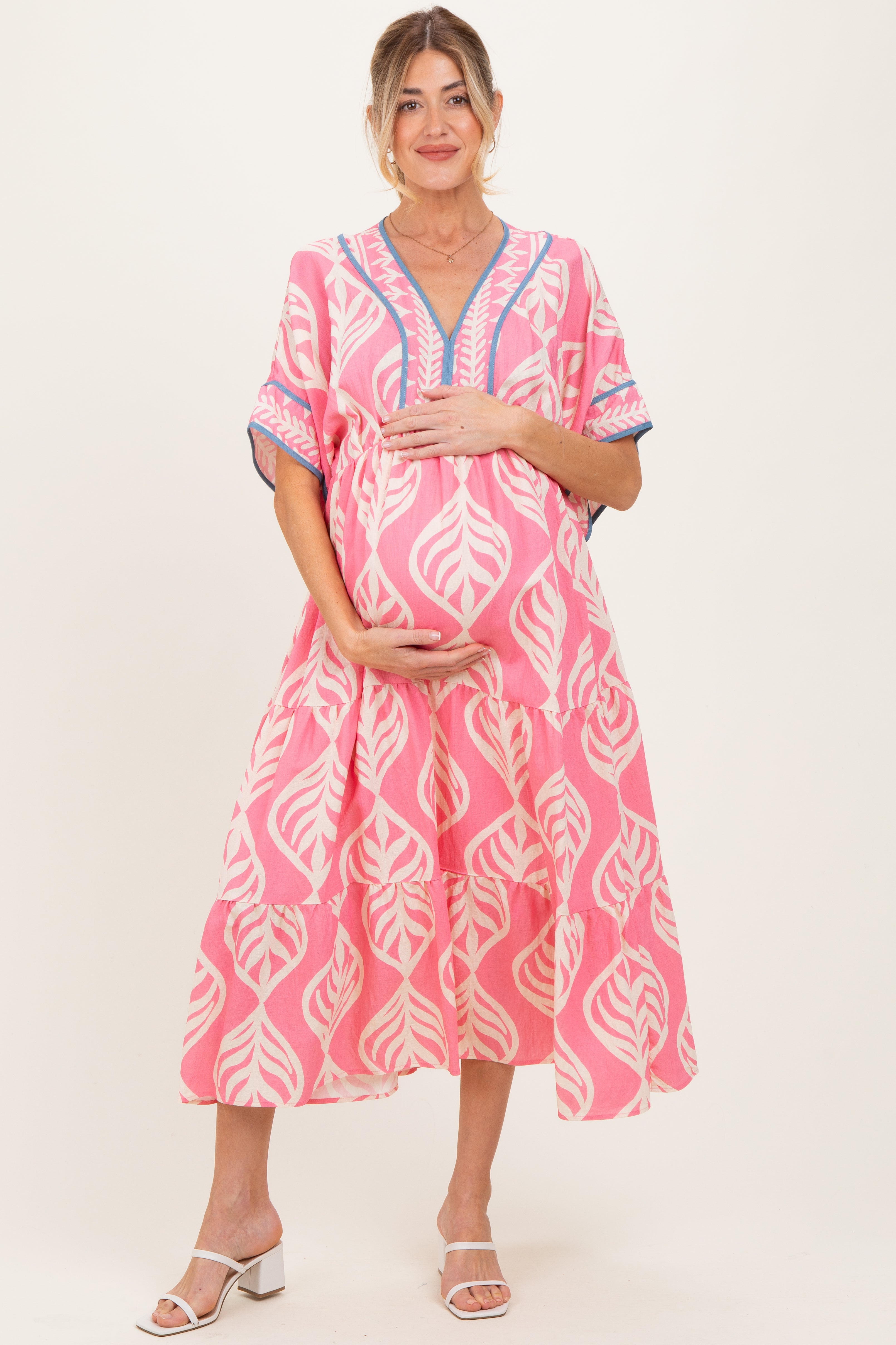Umstandsmaxikleid mit Print und Dolman-Ärmeln in Rosa