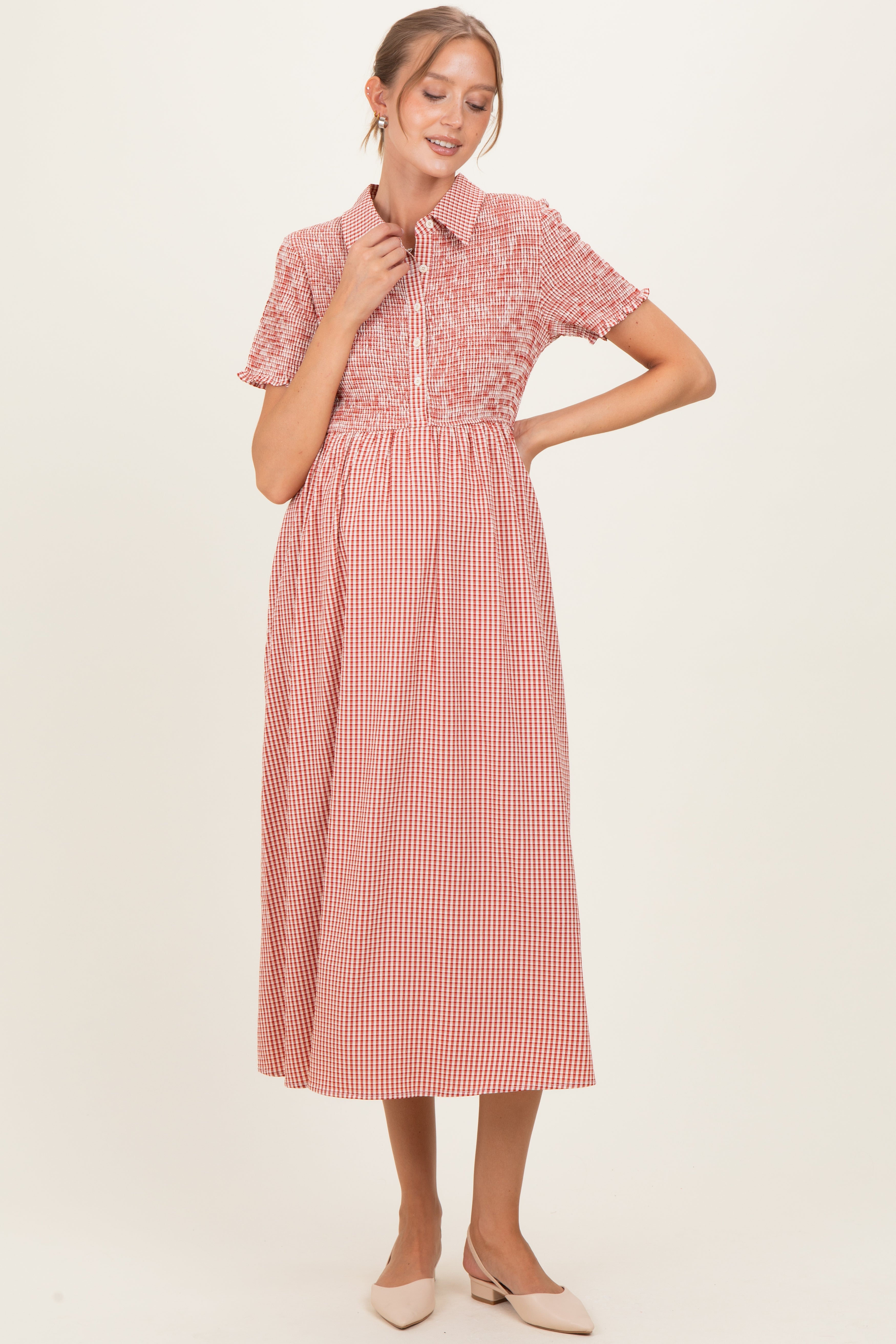 Umstands-Midikleid in Rot mit Vichy-Karo, Smok-Detail und Kragen