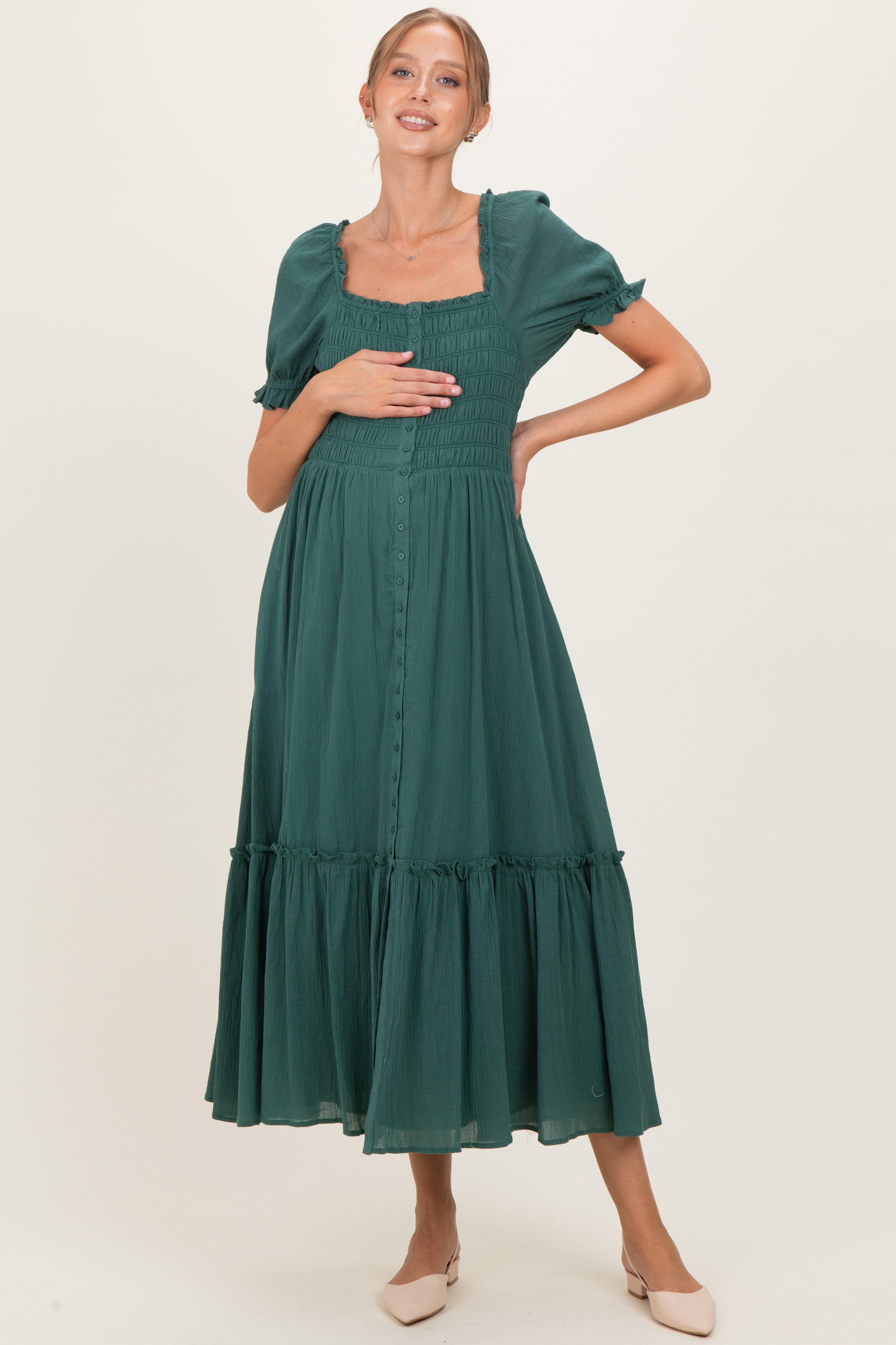 Umstandsmaxikleid in Waldgrün mit Smok und Knopfleiste