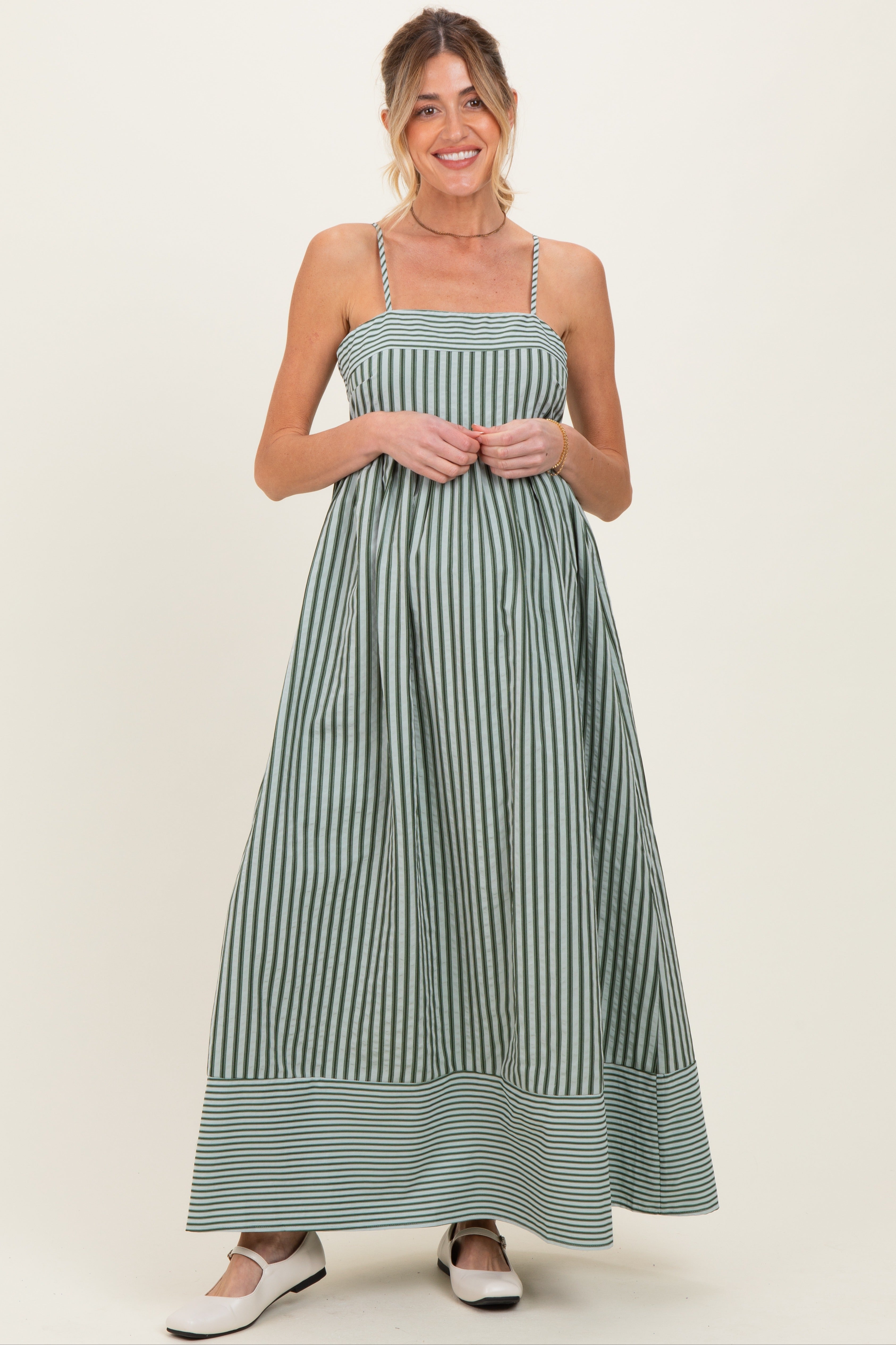 Ärmelloses Umstands-Maxikleid in Oliv mit Streifenmix
