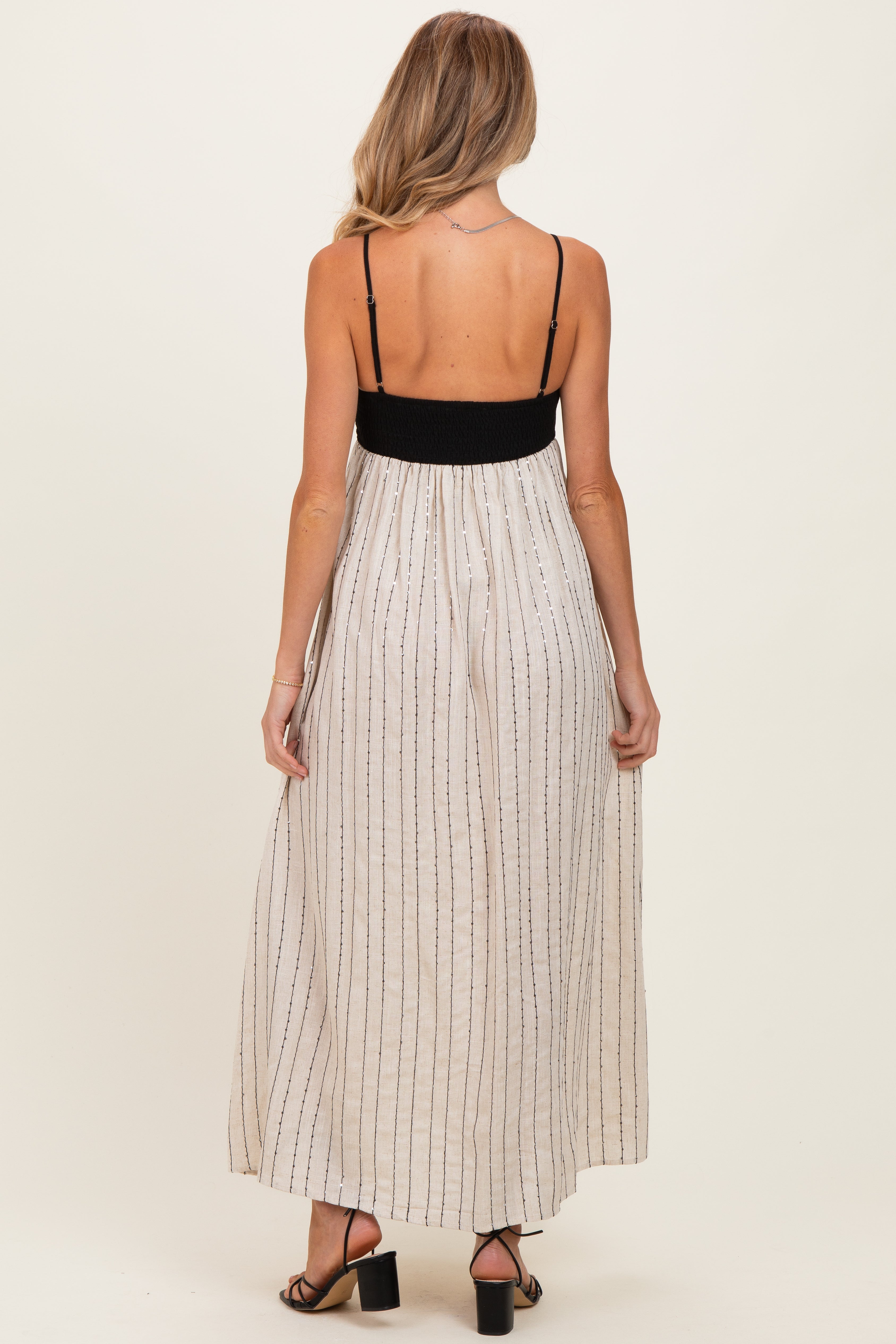 Umstandsmaxikleid mit Streifen und Colourblock-Design