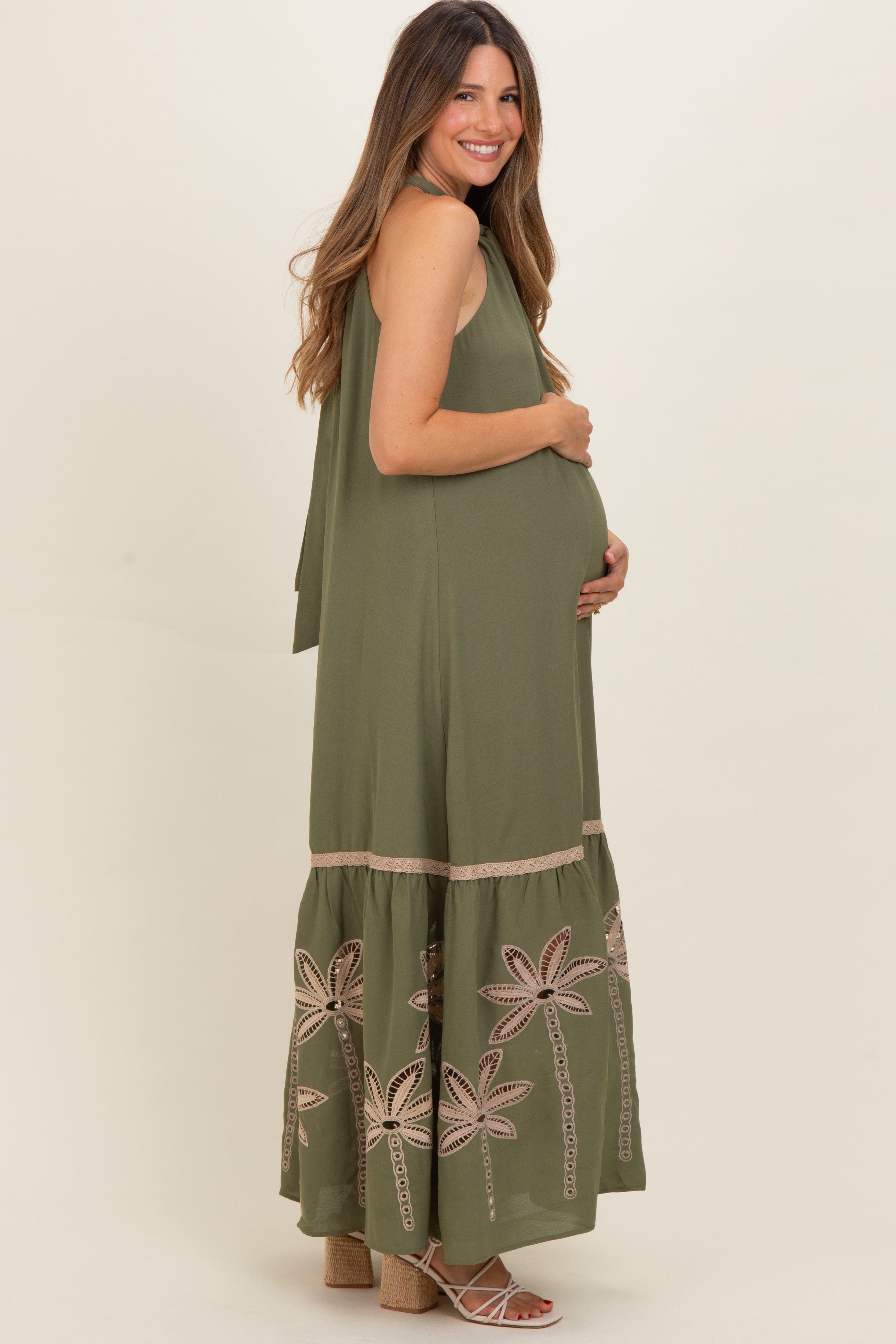 Besticktes Umstands-Maxikleid mit Neckholder