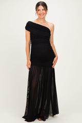 Umstandsmaxikleid aus Mesh mit One-Shoulder-Design und Raffung