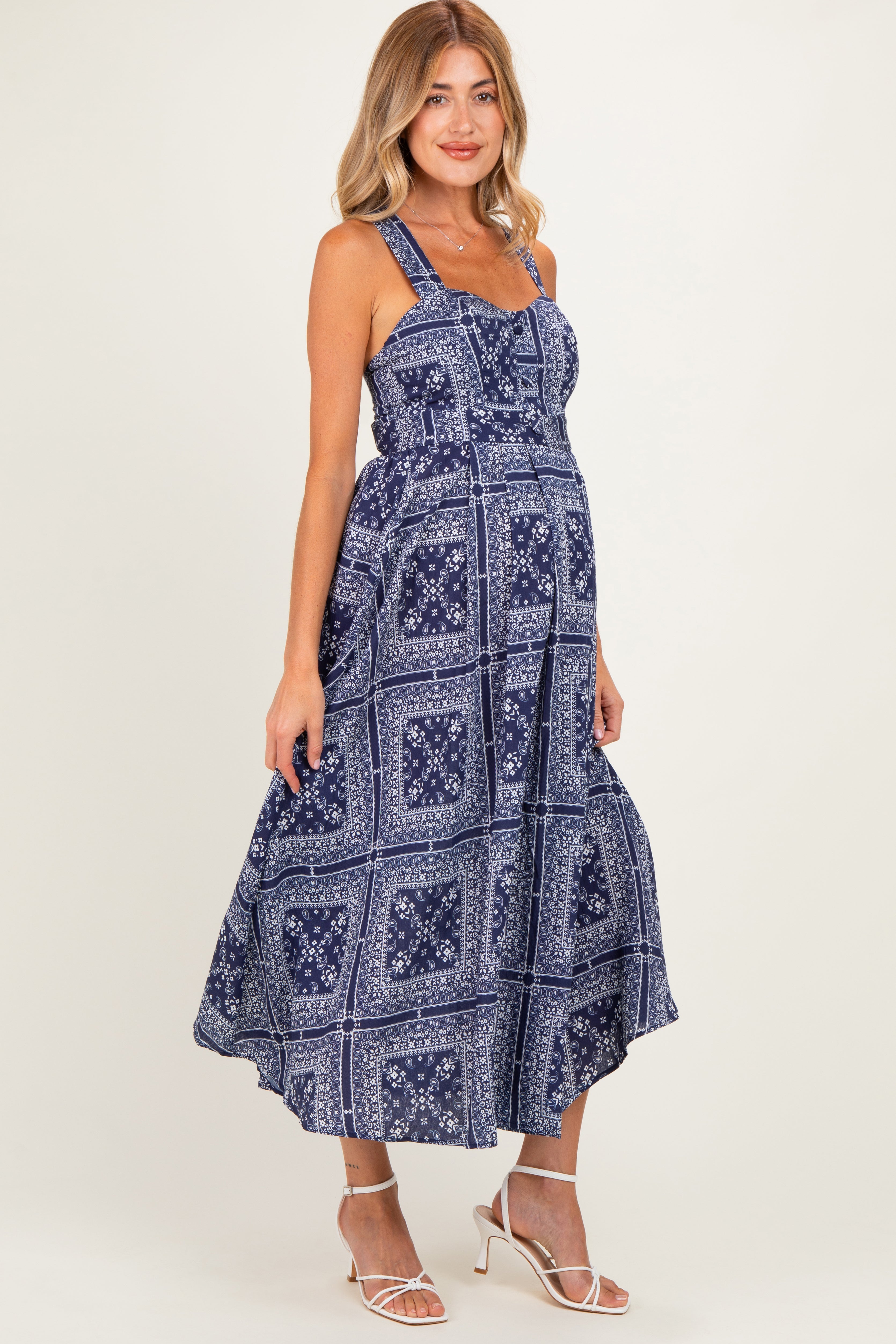 Umstandsmidikleid mit Bandana-Print und gekreuztem Rücken