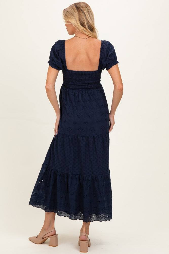 Umstands-Maxikleid in Mitternachtsblau mit bestickter Lochspitze