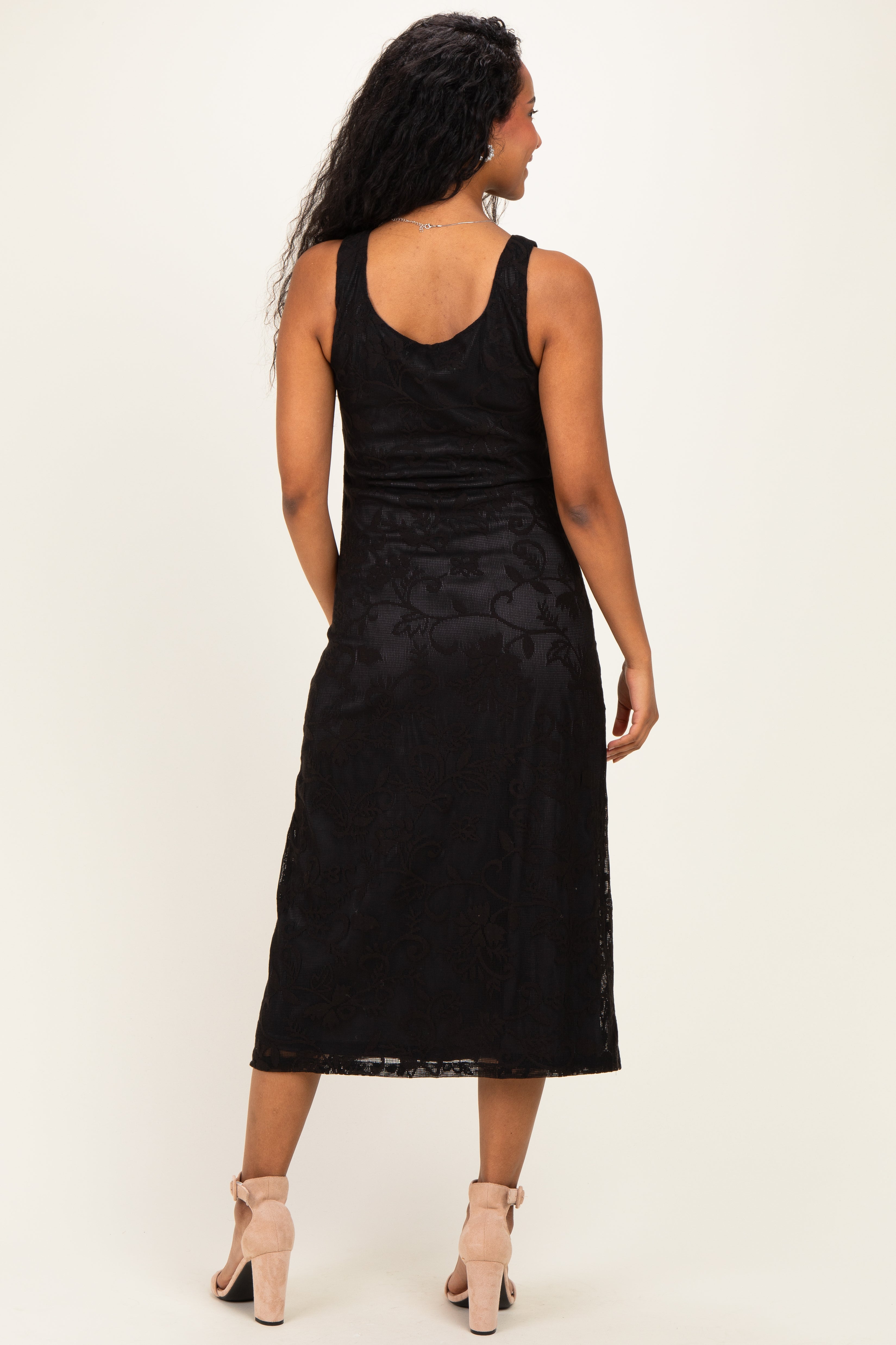 Schwarzes Umstands-Midikleid aus Mesh mit floralem Jacquard