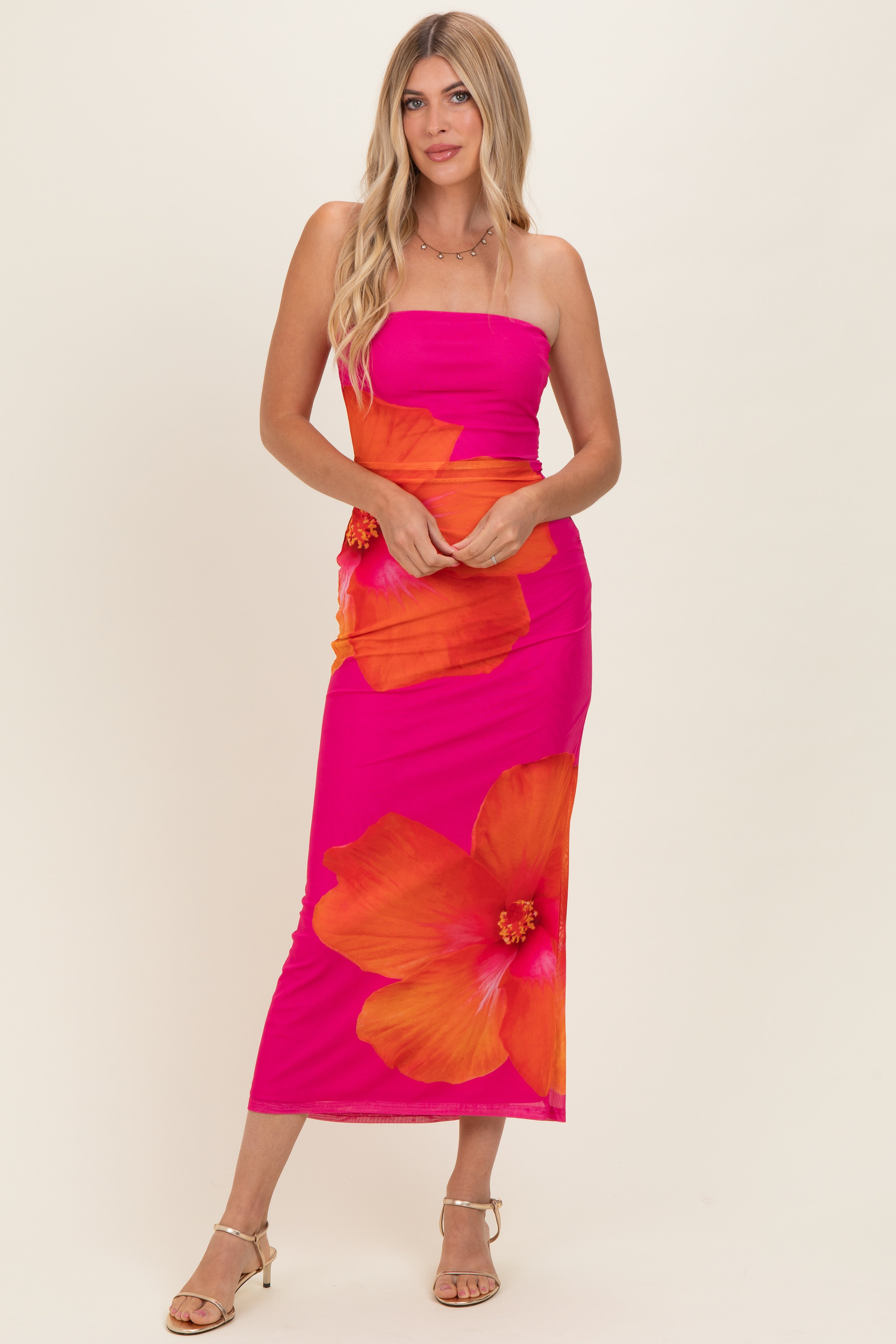 Florales, schulterfreies Umstandsmaxikleid in Fuchsia