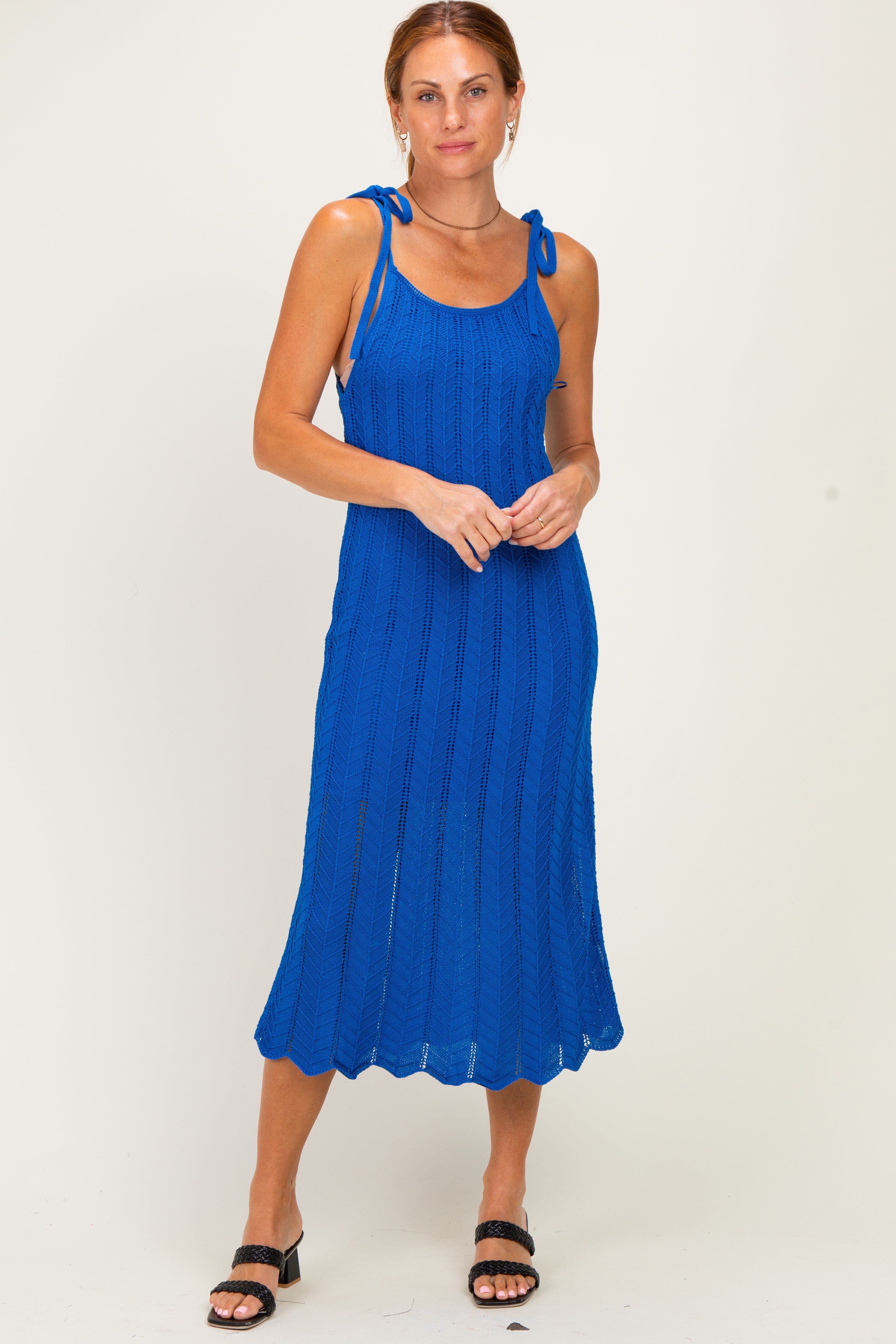 Umstands-Midikleid mit gebundenen Schulterträgern