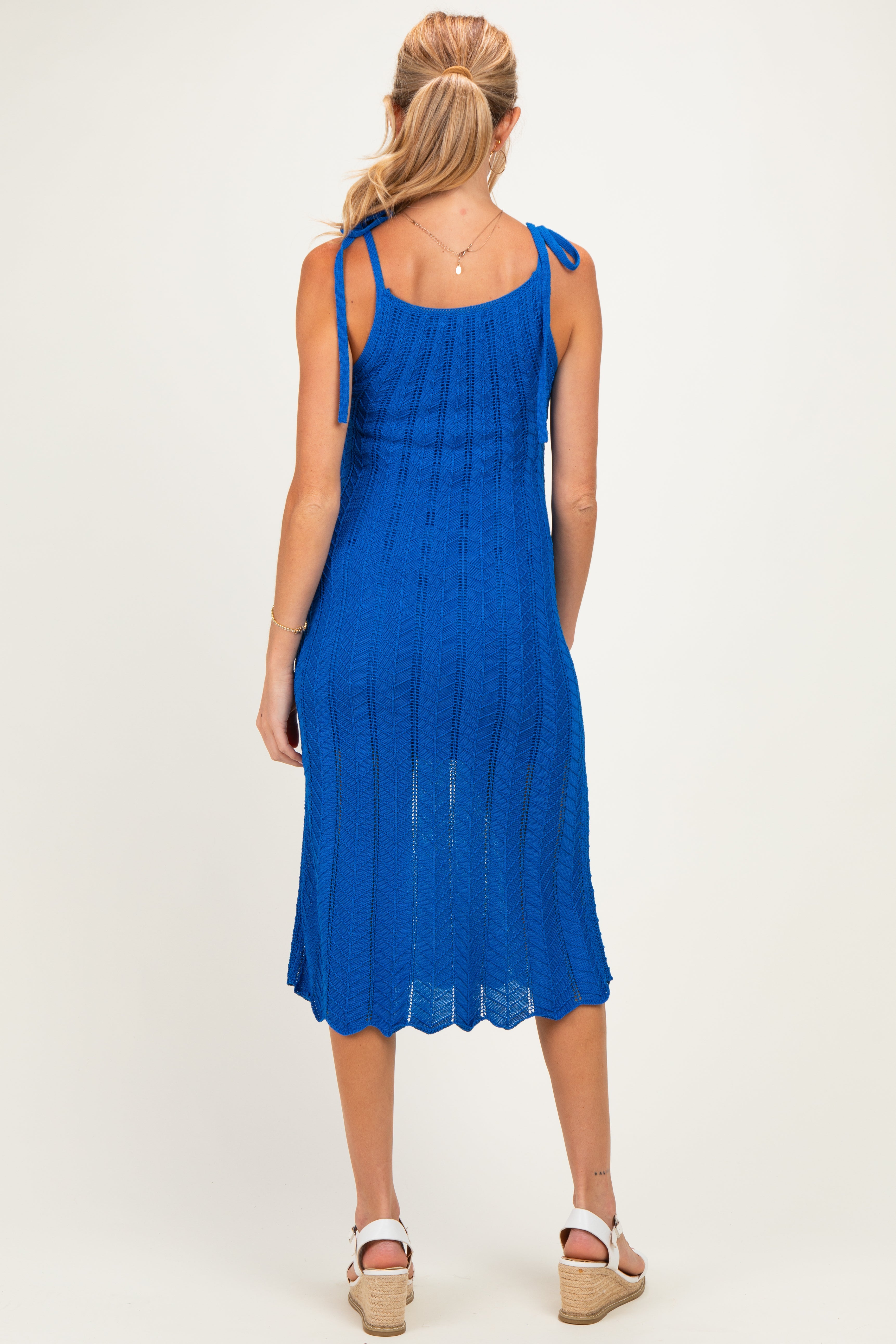 Umstands-Midikleid mit gebundenen Schulterträgern