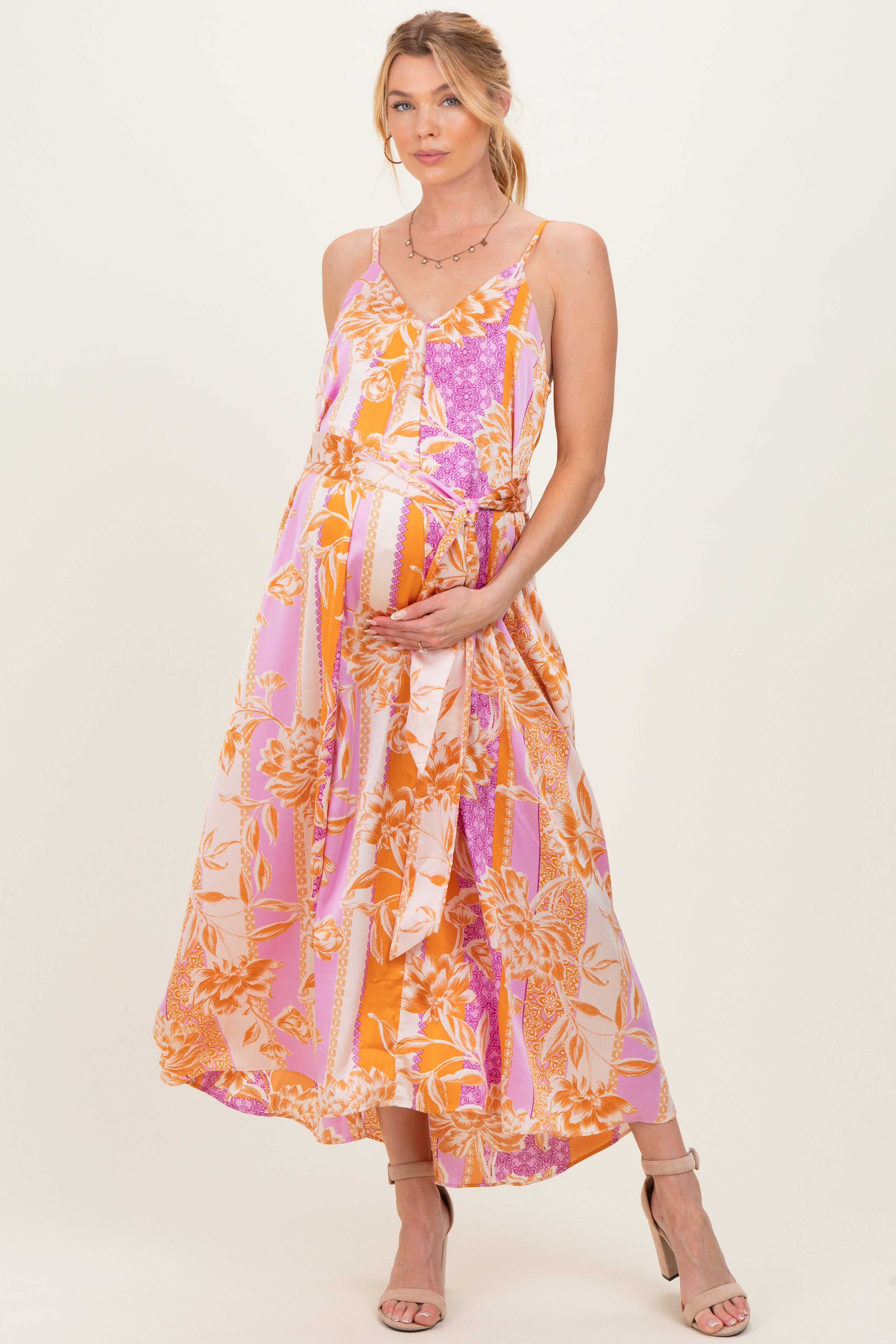 Umstandsmaxikleid Riviera Bloom mit extra weitem Rock in Apricot und Lavendel