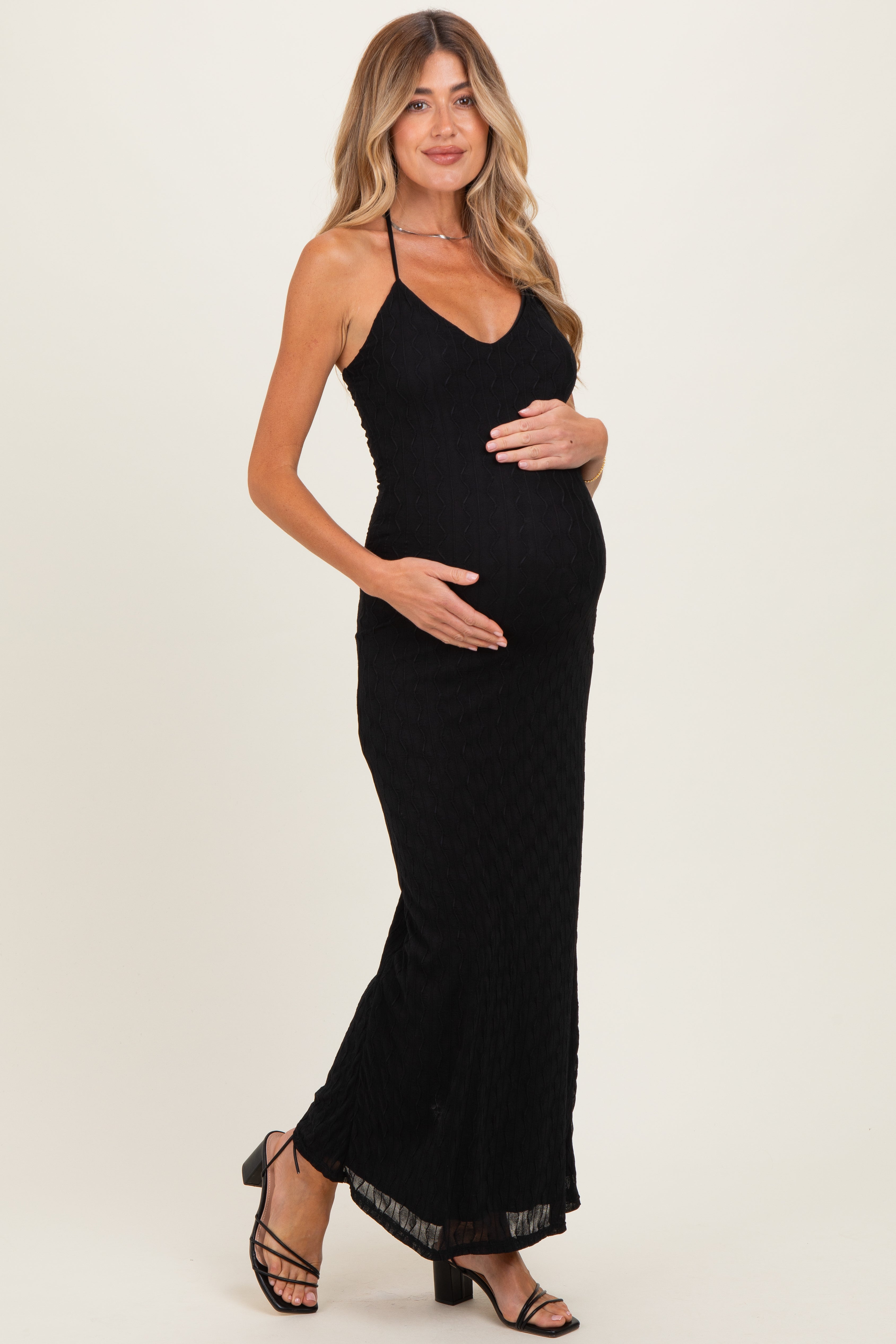 Umstands-Maxikleid mit Neckholder aus strukturiertem Strick