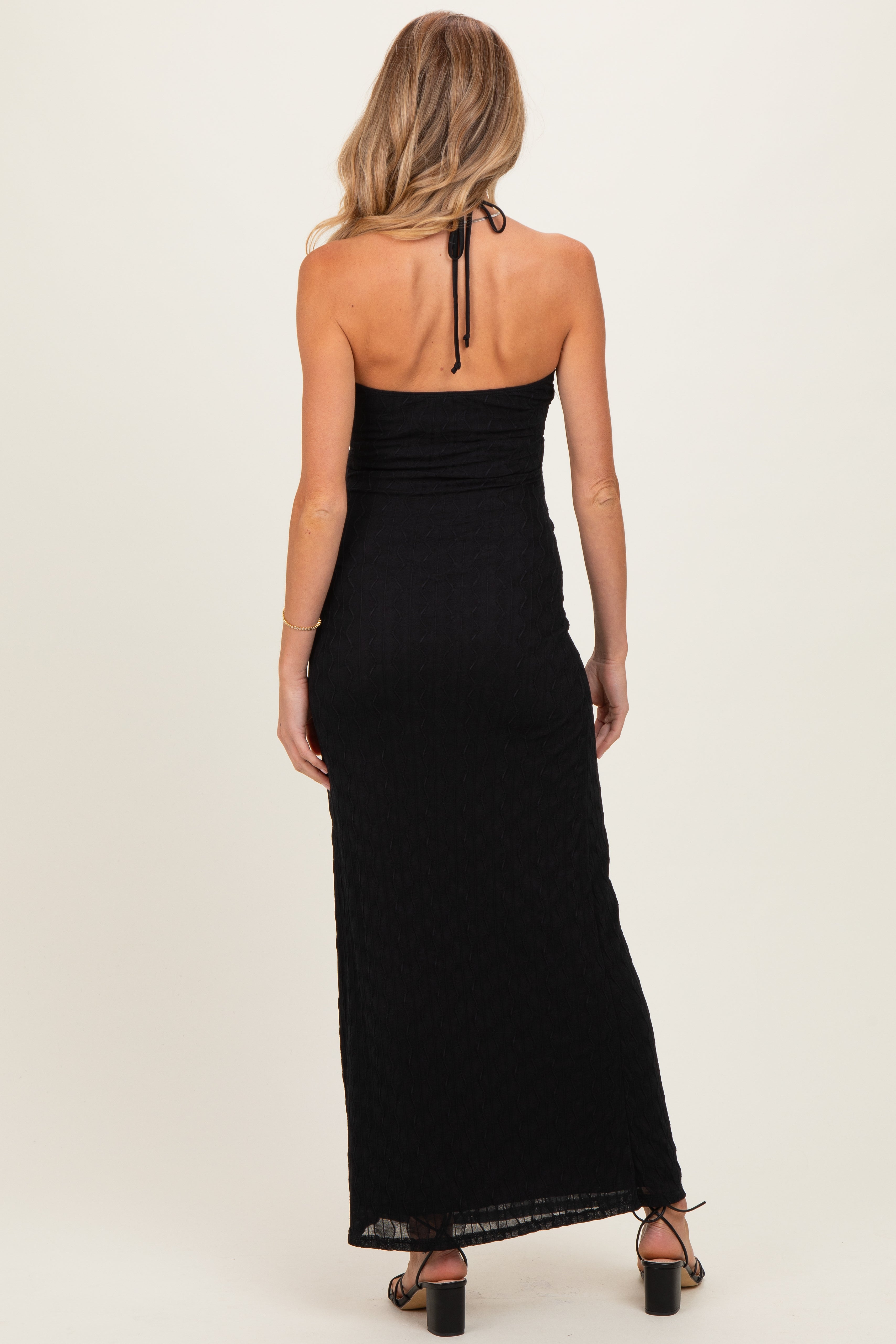 Umstands-Maxikleid mit Neckholder aus strukturiertem Strick