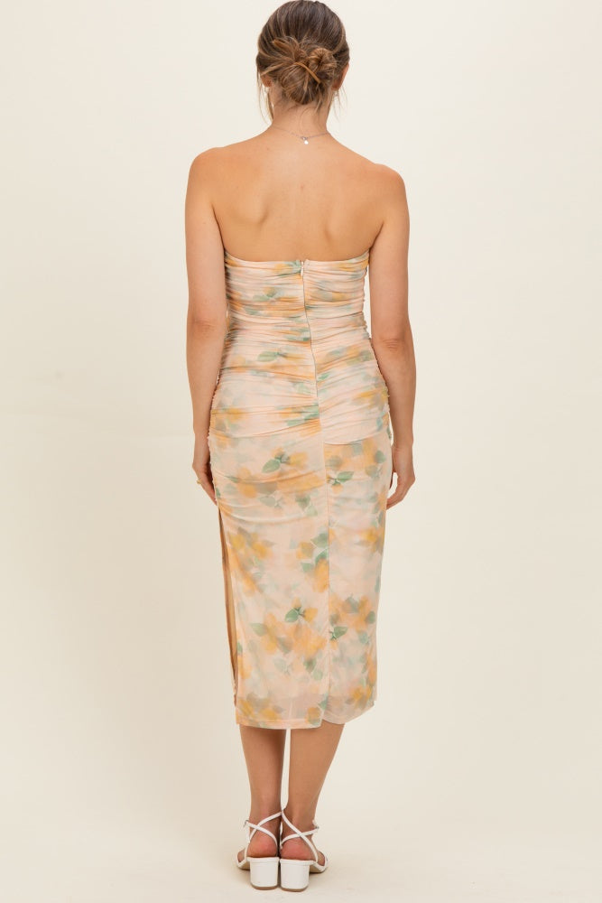 Gelbes schulterfreies Umstands-Midikleid aus Mesh mit Blumenmuster und Raffung