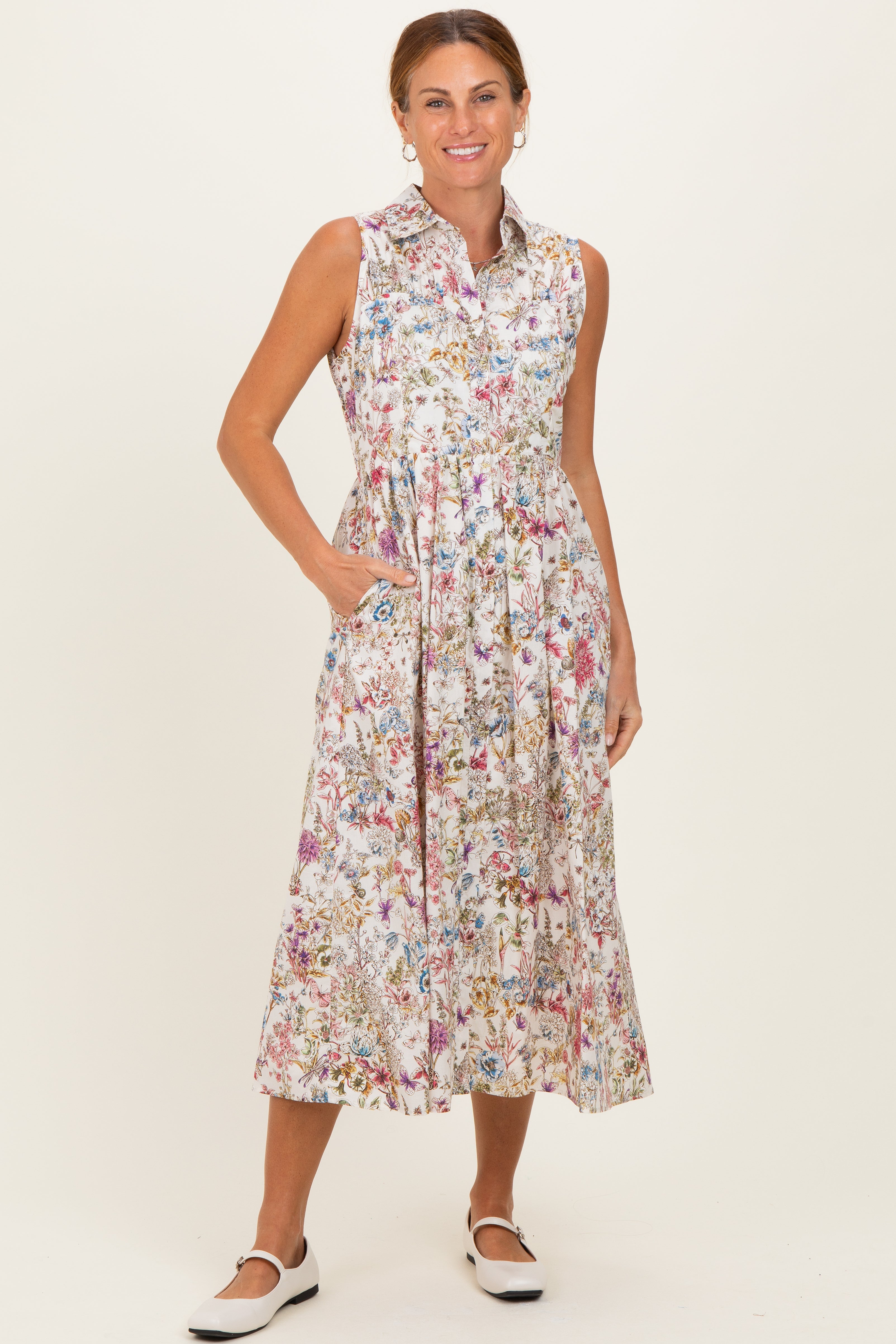 Mehrfarbiges ärmelloses Umstands-Hemdblusenkleid mit Gartenprint